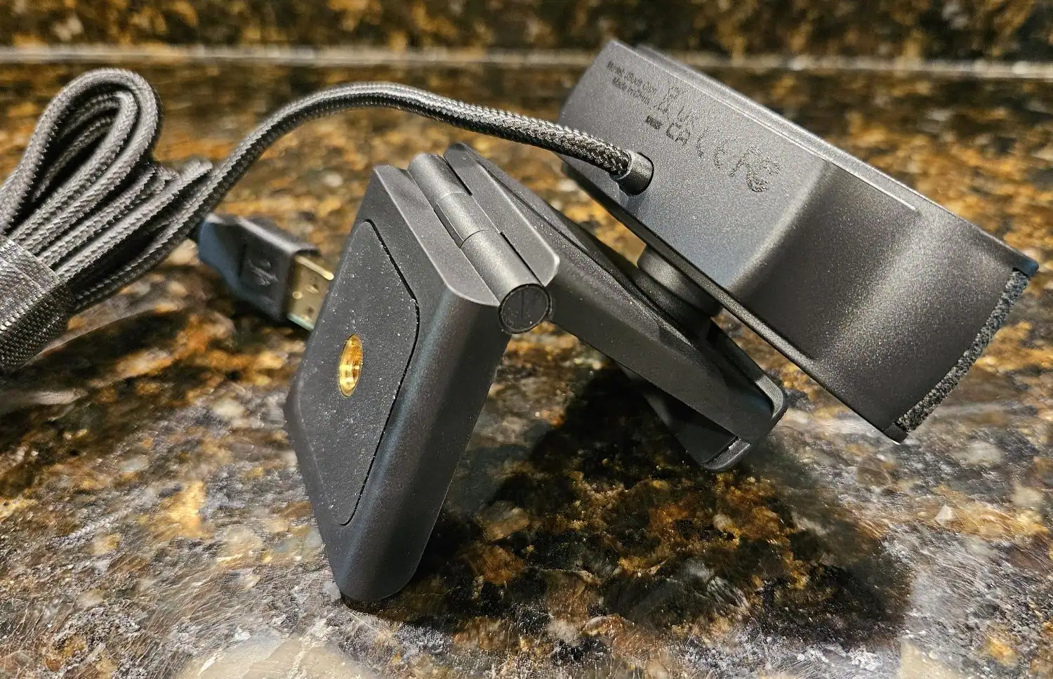 Can be bolted on a tripod, click to load a larger version