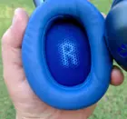 A simple, but useful, indicator of "R" and "L" to insure you wear the headphones correctly., click to load a larger version