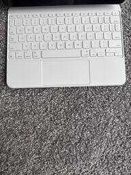 11インチiPad Air （M3） 用 Magic Keyboard 白 2e3303-c3b5-4c1e-9ed0-