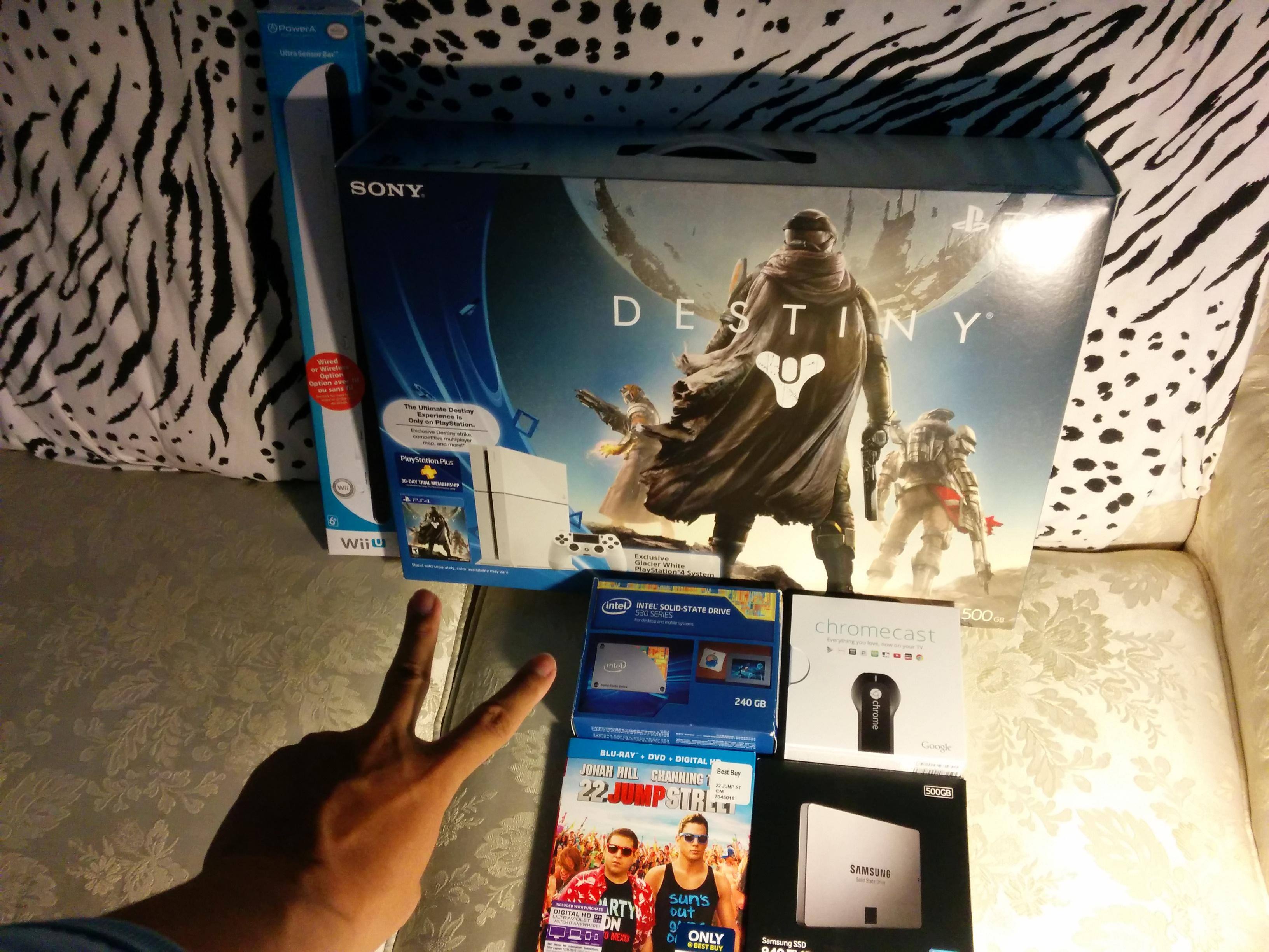 PlayStation 4, click to load a larger version