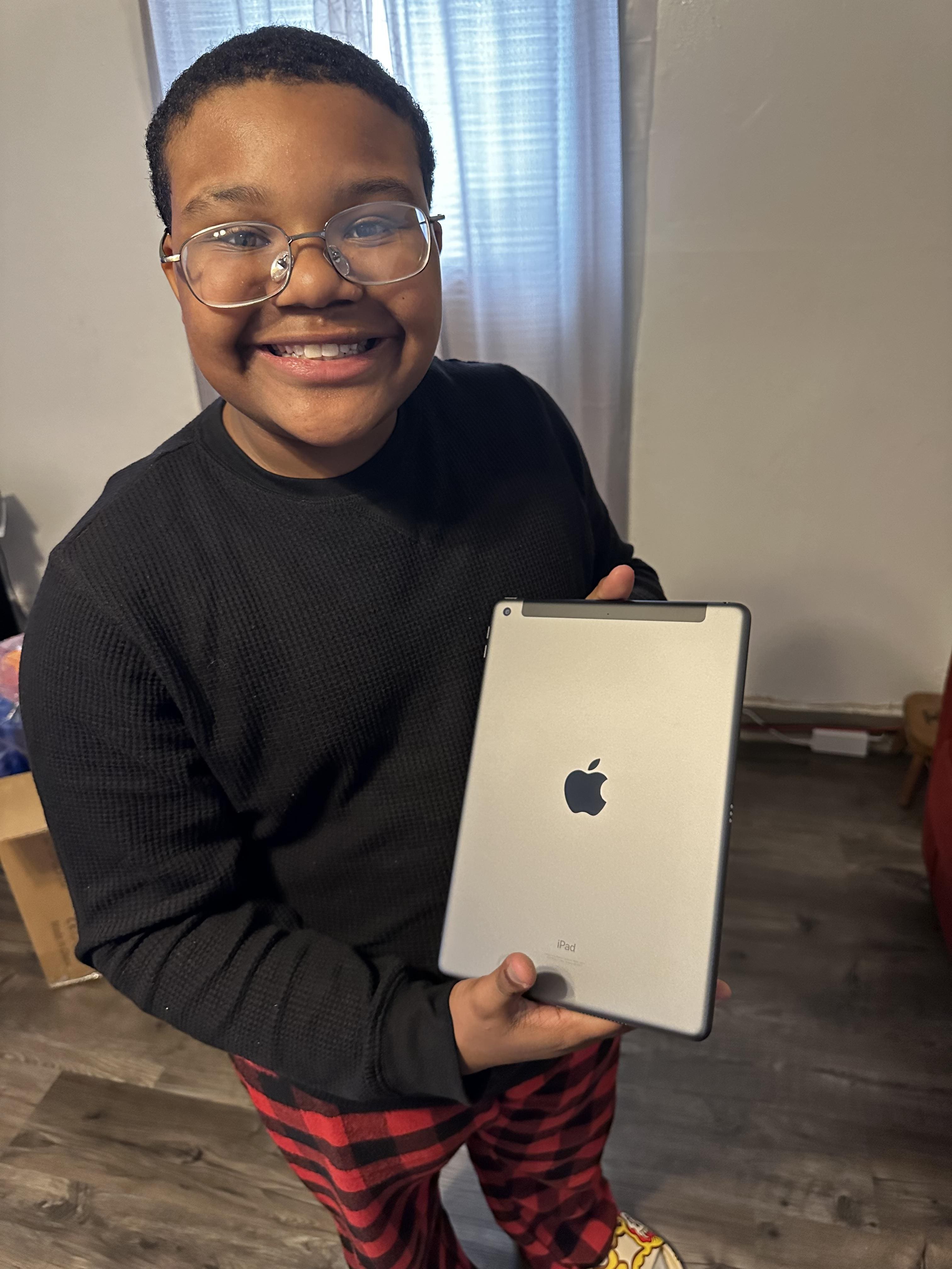 Apple 10.2 Inch iPad (9th Generation) with Wi Fi + Cellular 64GB