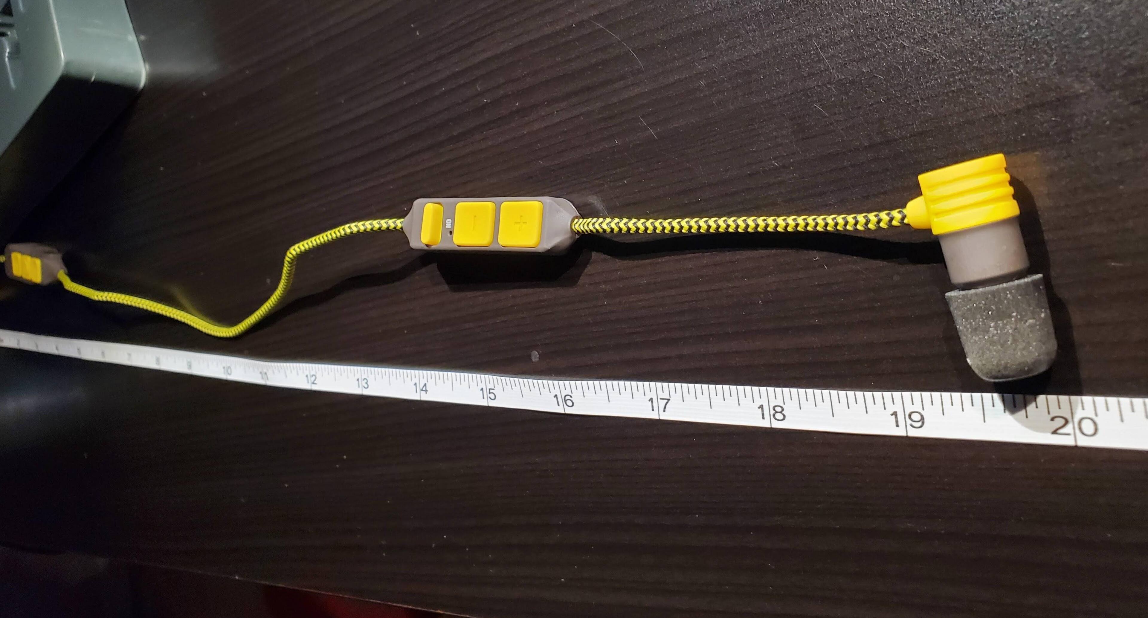 Headset is 20 inches long, click to load a larger version