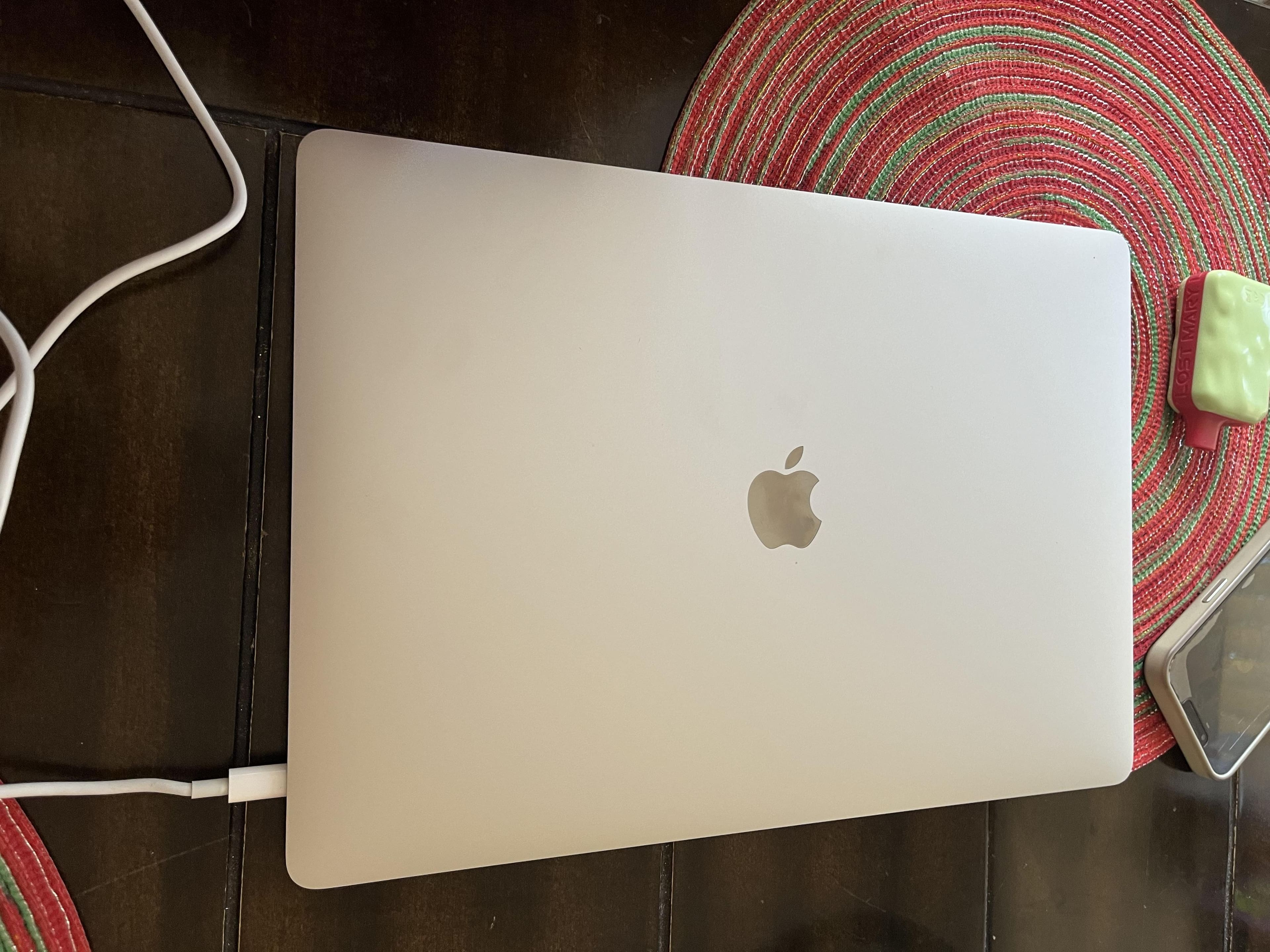 Apple Geek Squad Certified Refurbished MacBook Pro 15.4