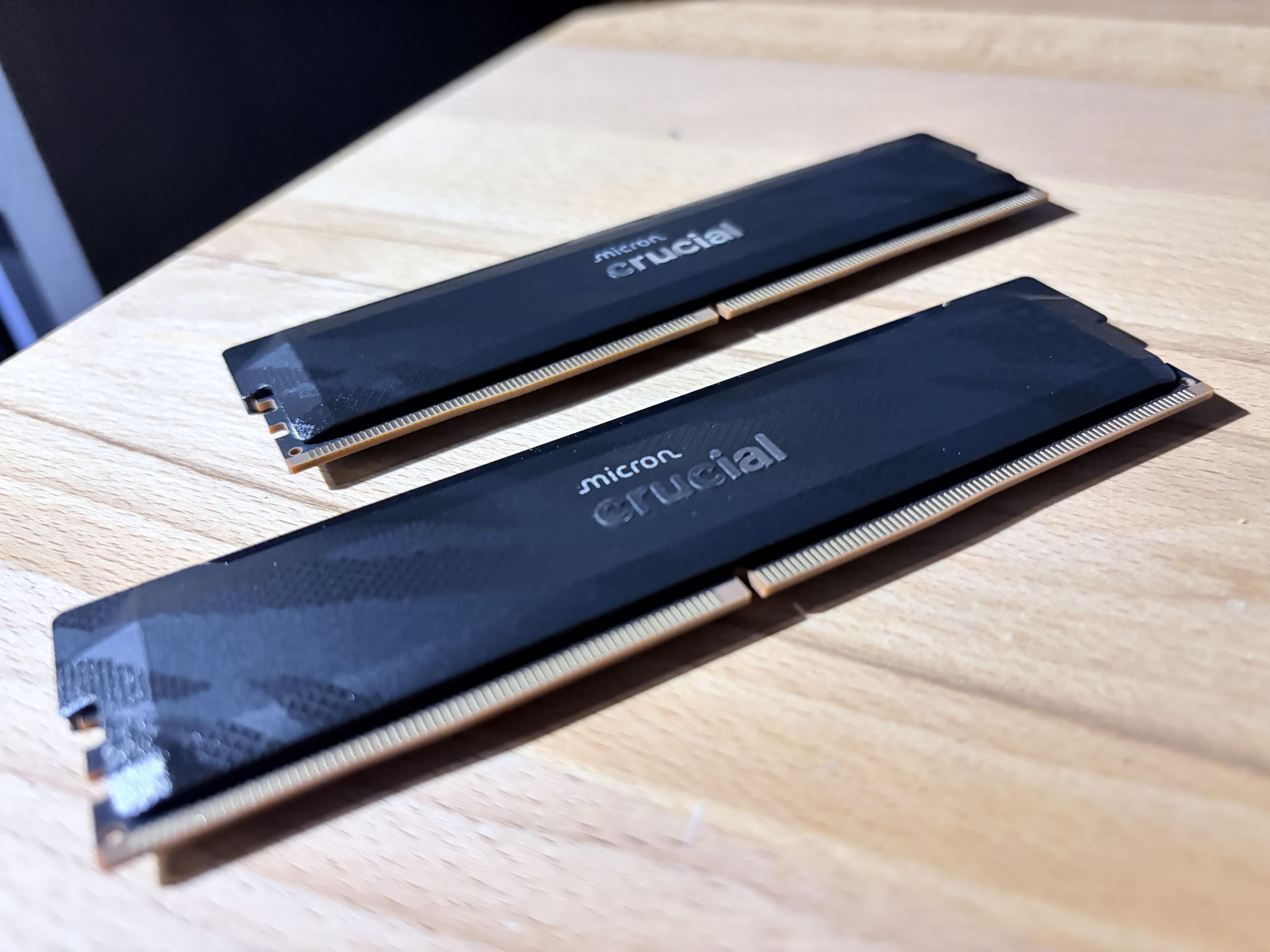 Crucial Pro Overclocking 32GB (2x16GB) DDR5 6400MHz C32 UDIMM