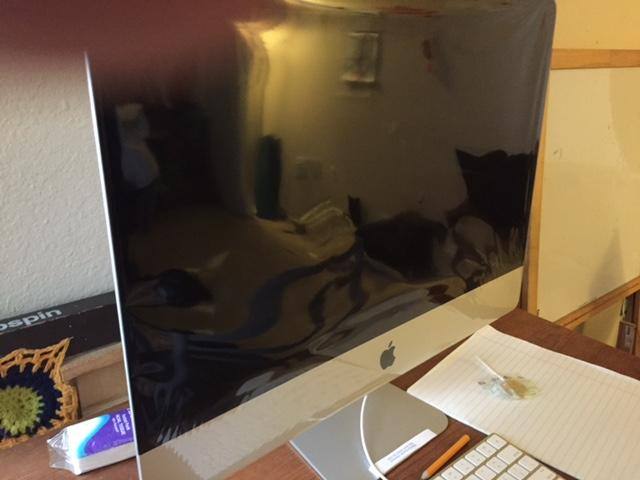 Macbook, click to load a larger version