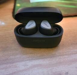 Jabra Elite 5 ワイヤレスイヤホン Titanium Black Jabra Elite 5 True Wireless Bluetooth Earbuds, 6-Mic