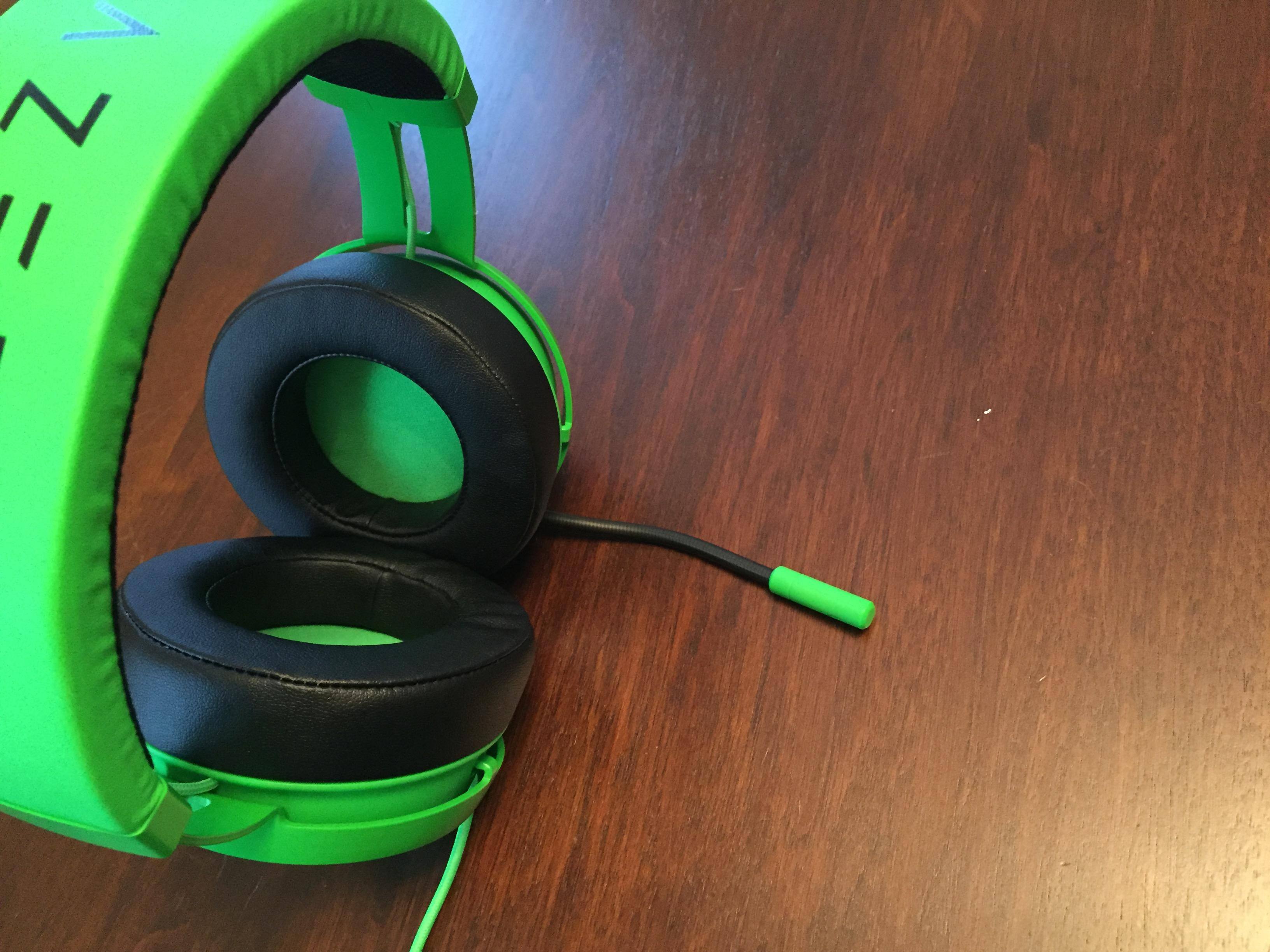 mic arm extended, click to load a larger version