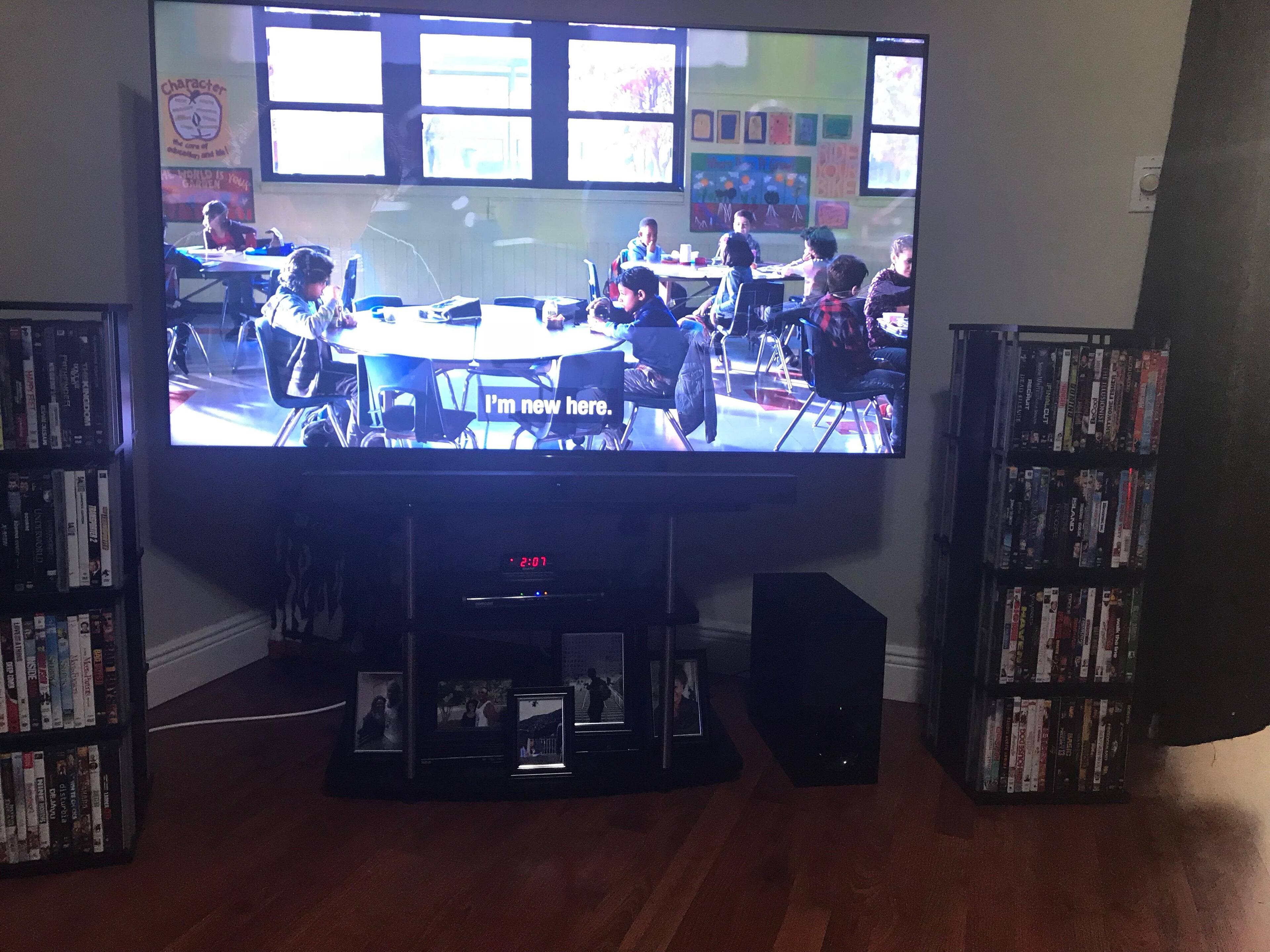 Sound bar is in front of TV, click to load a larger version