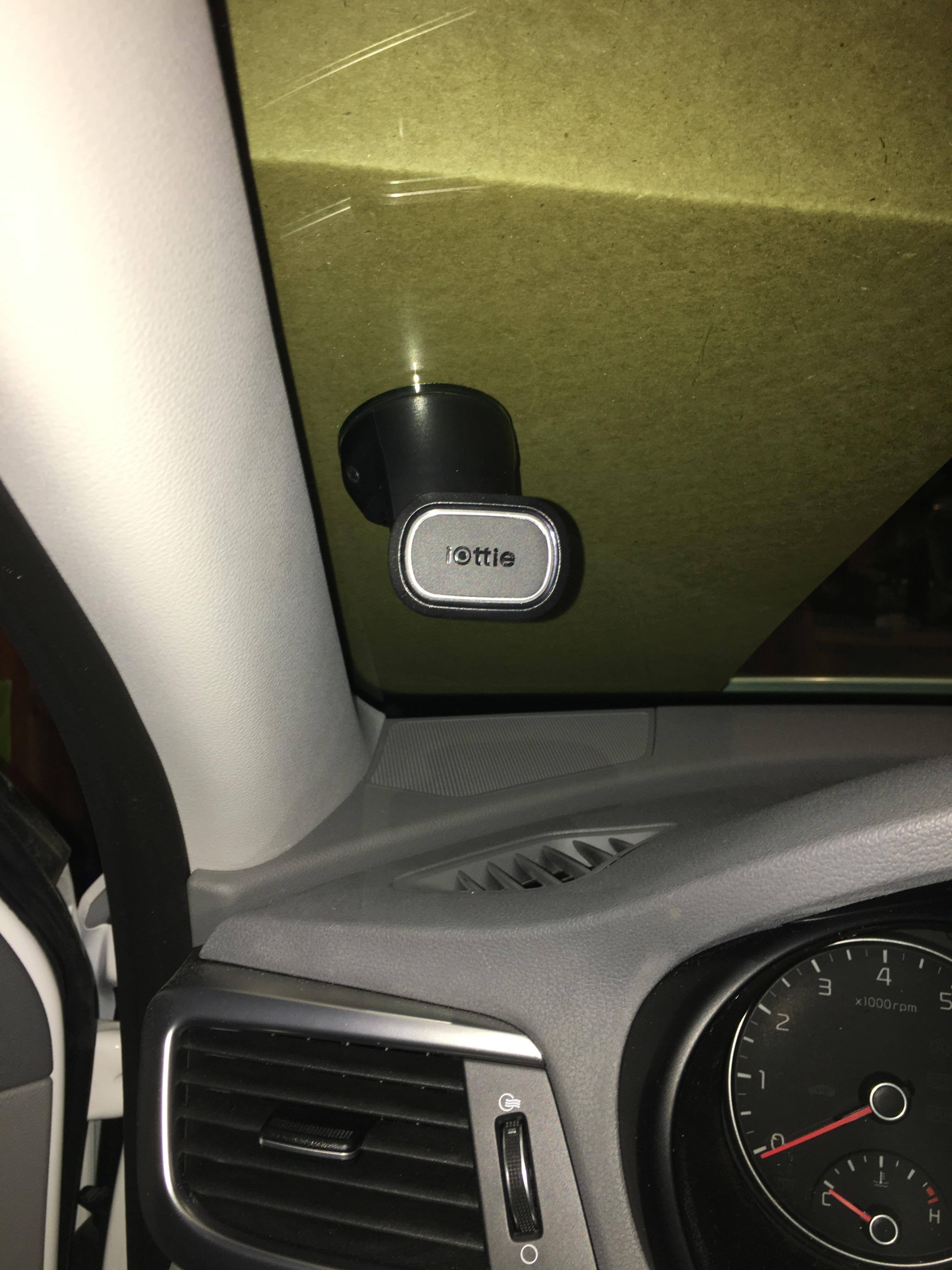 windshield mount, click to load a larger version