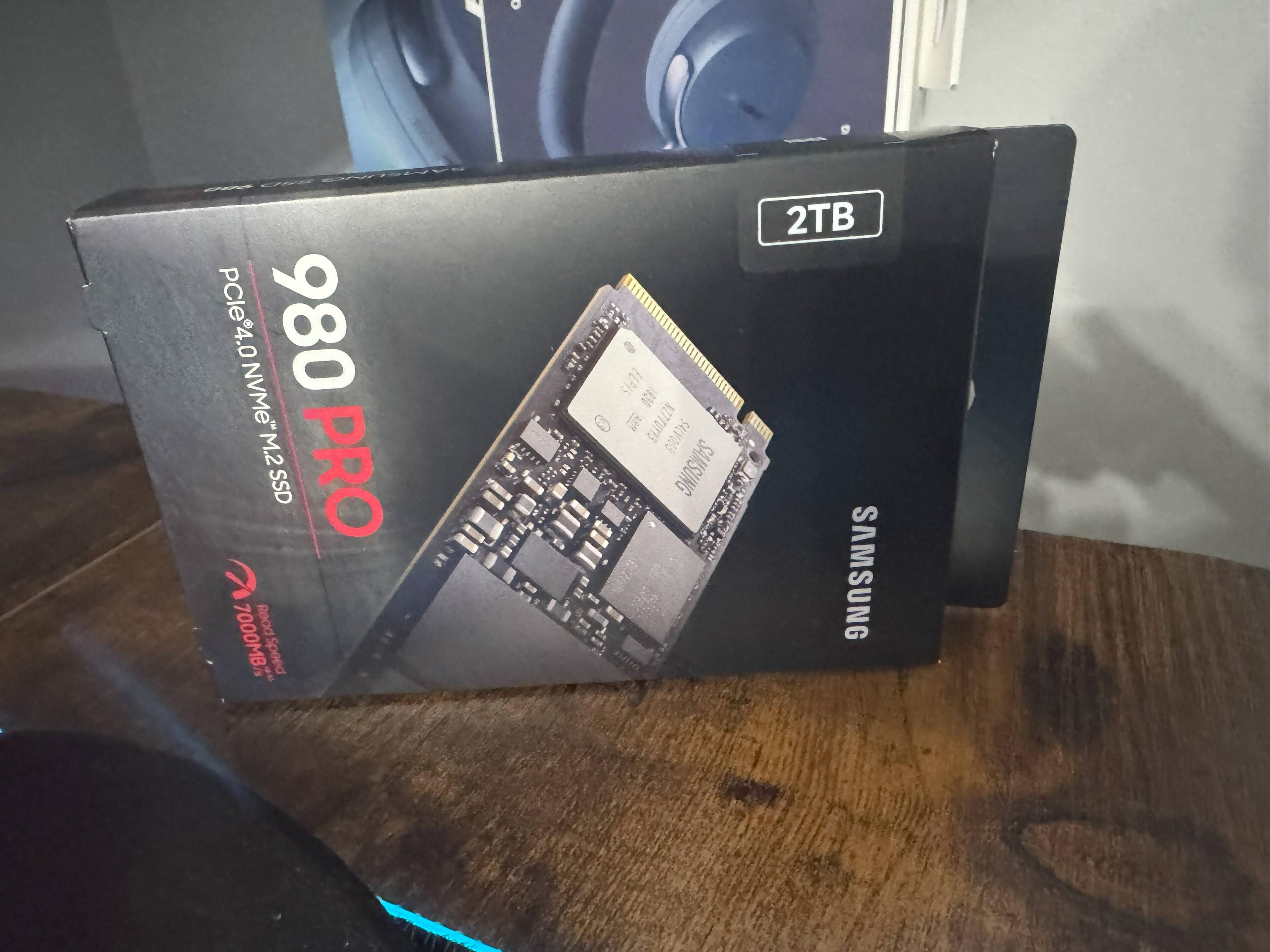 Samsung 980 PRO 2TB Internal Gaming SSD PCIe Gen 4 x4 NVMe