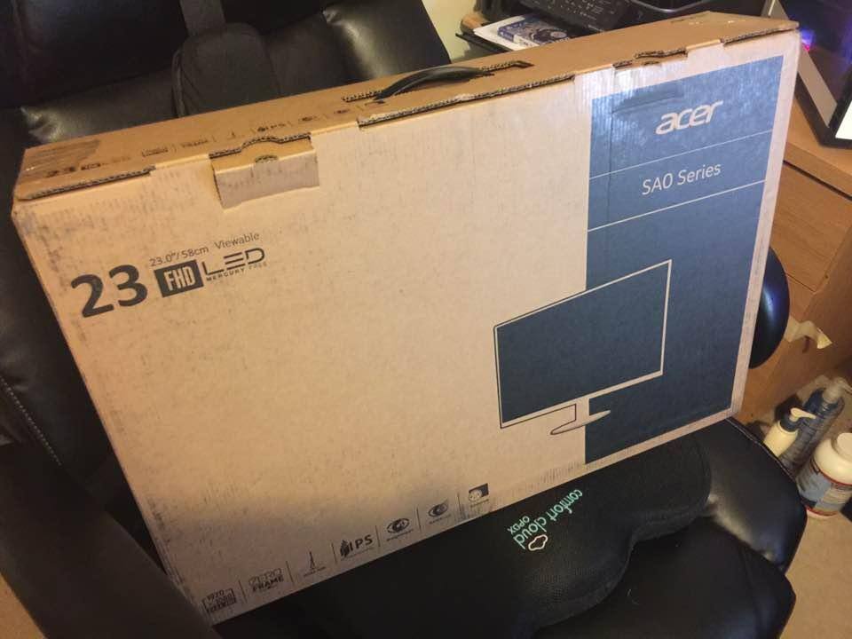 This is how the monitor ships, click to load a larger version