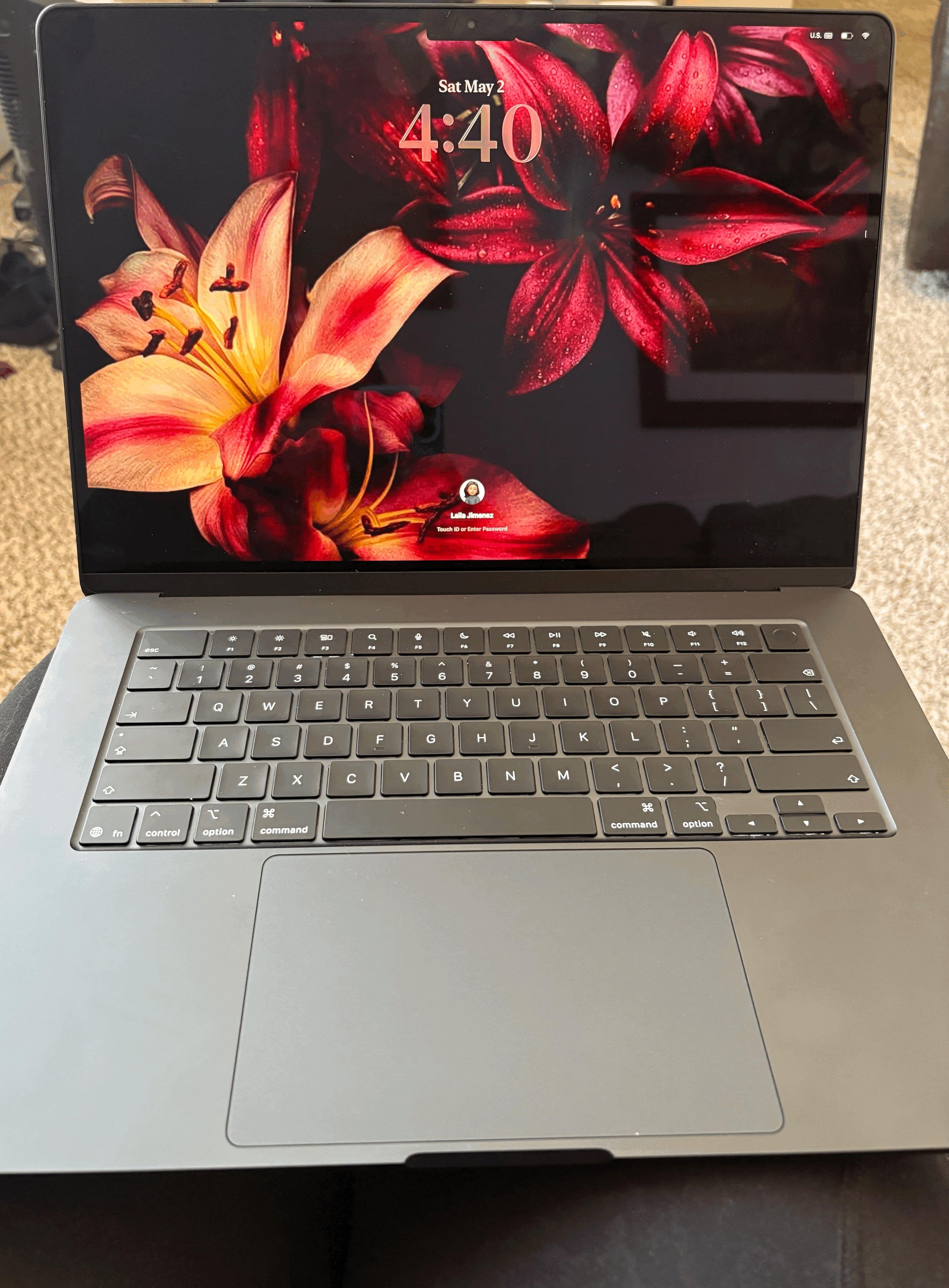 15 inch MacBook Air Apple M5 chip with 10 core CPU and 10 core GPU