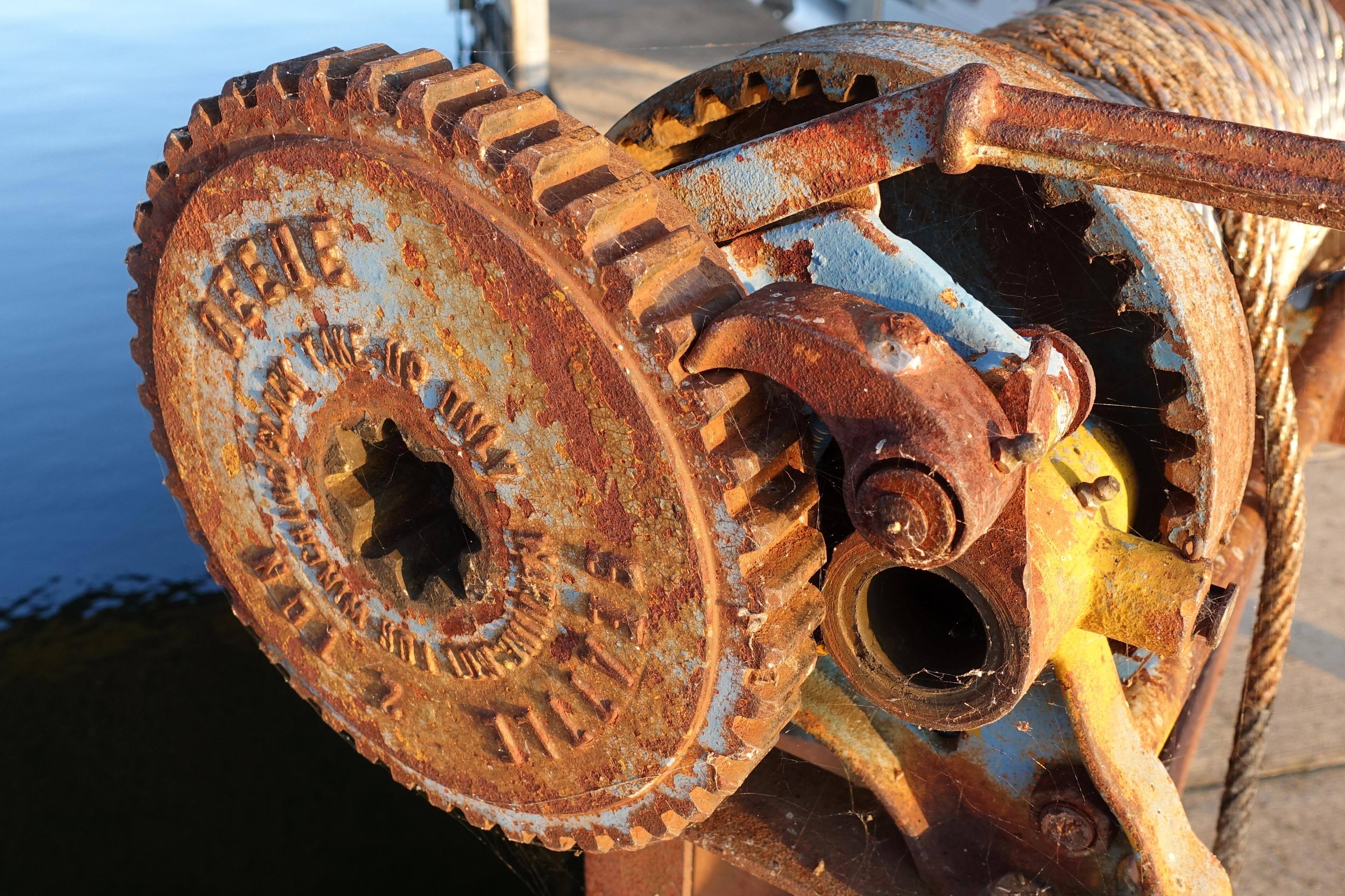 Rusted Boat Winch, click to load a larger version