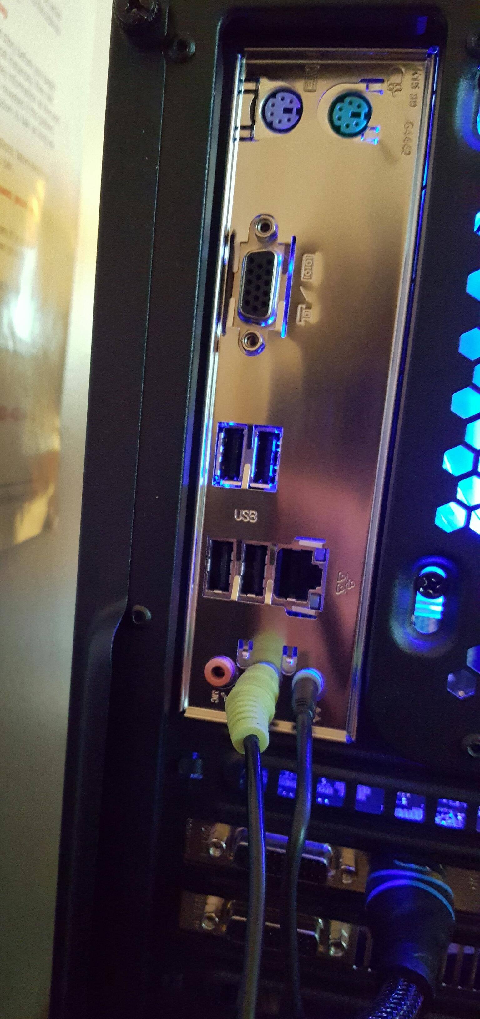 rear 2.0 usb, click to load a larger version