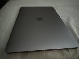 Apple MacBook Pro 13.3 Apple MacBook Pro 13.3