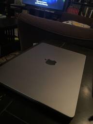 Apple MacBook Pro 14 Apple MacBook Pro 14