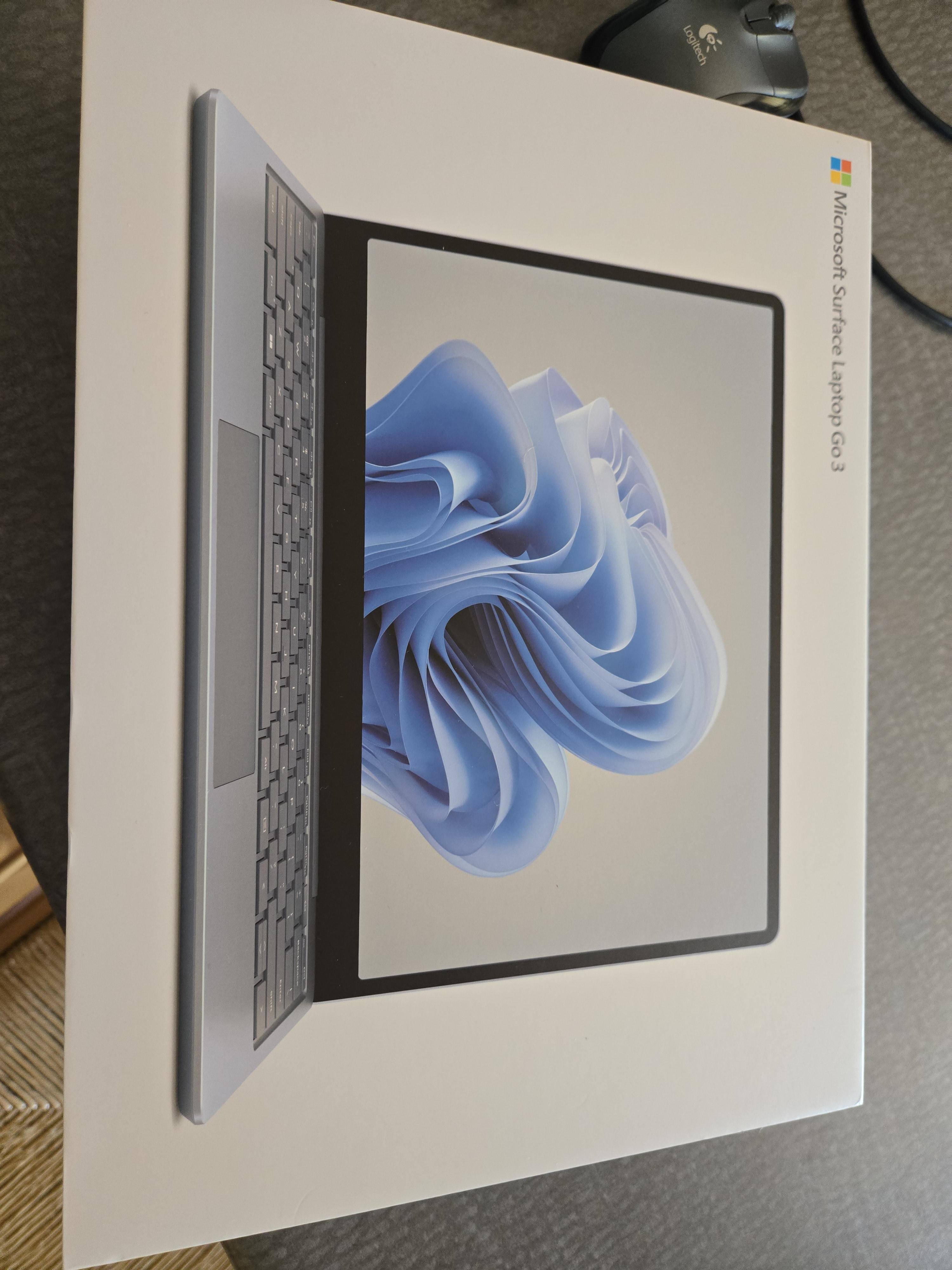 Microsoft Surface Laptop Go 3 12.4