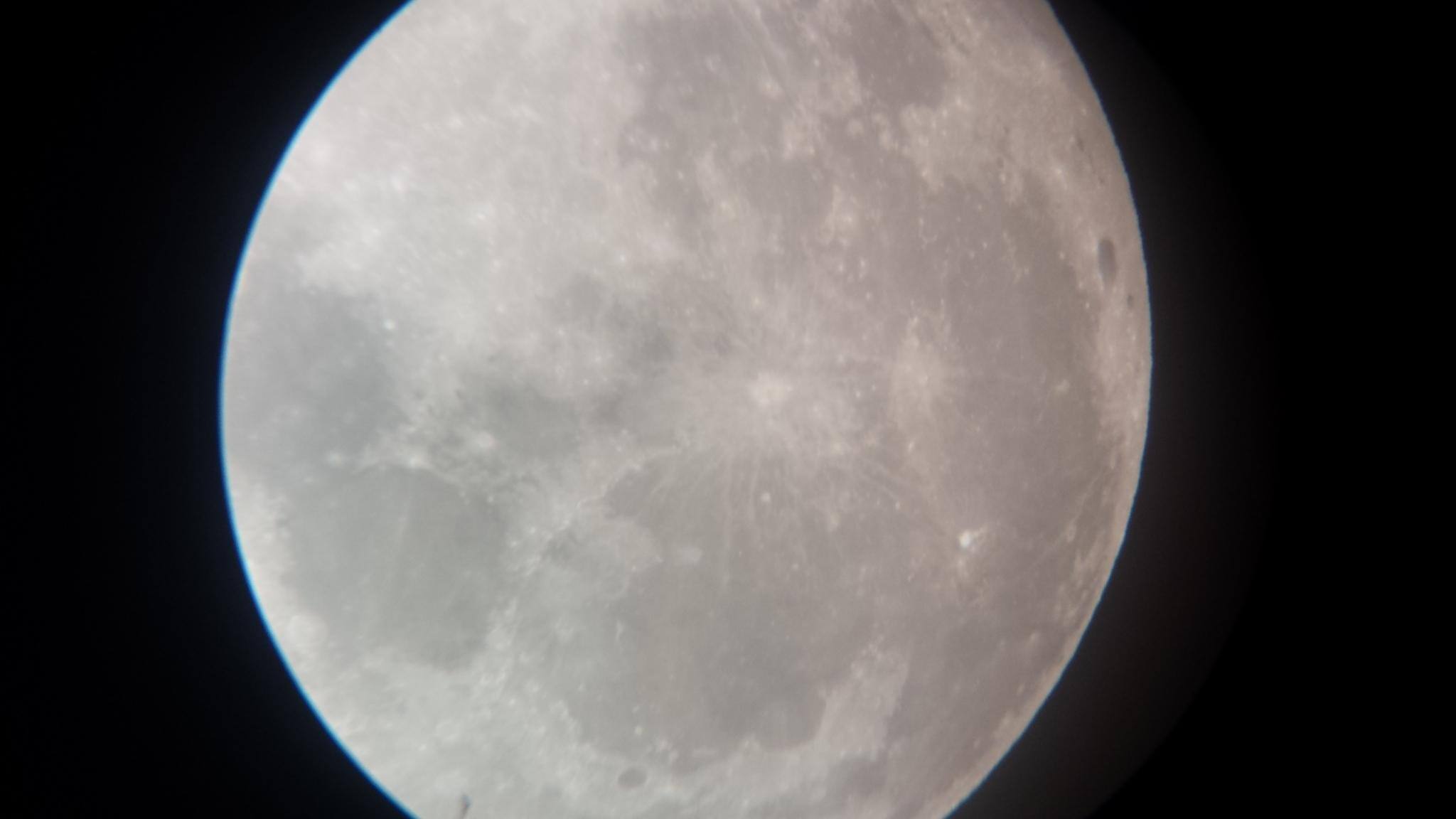 Earths moon 11.14.2016, click to load a larger version