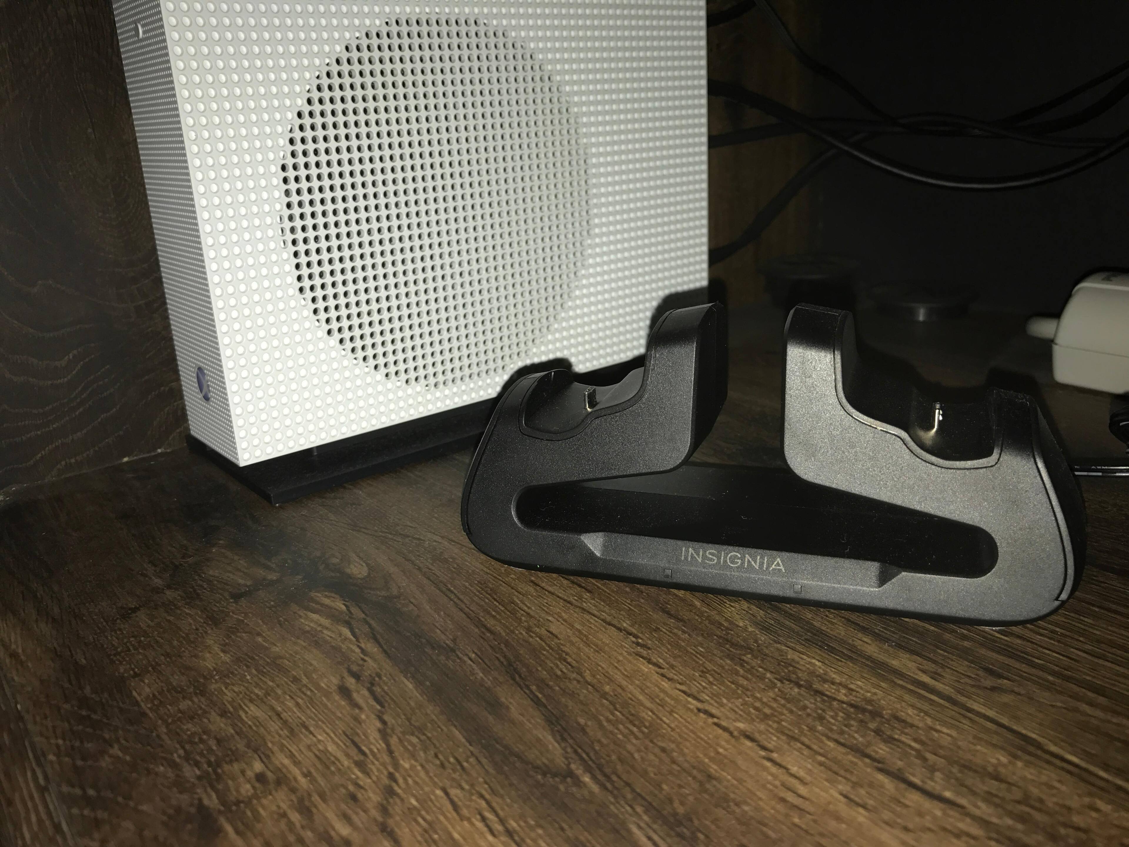 The charger without a controller., click to load a larger version