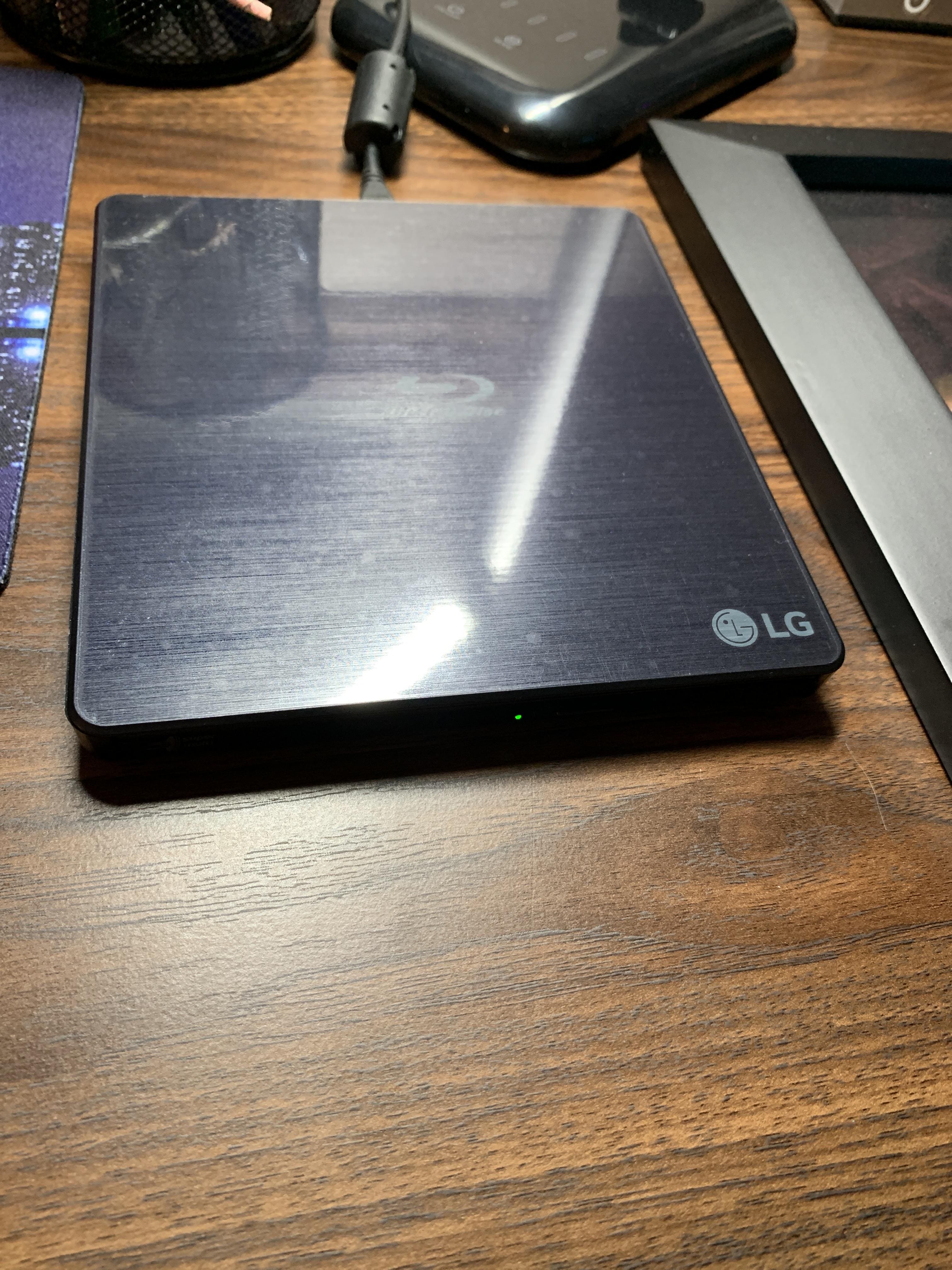 LG 8x External USB 2.0 Blu ray Disc Double Layer DVD±RW/CD RW Disc