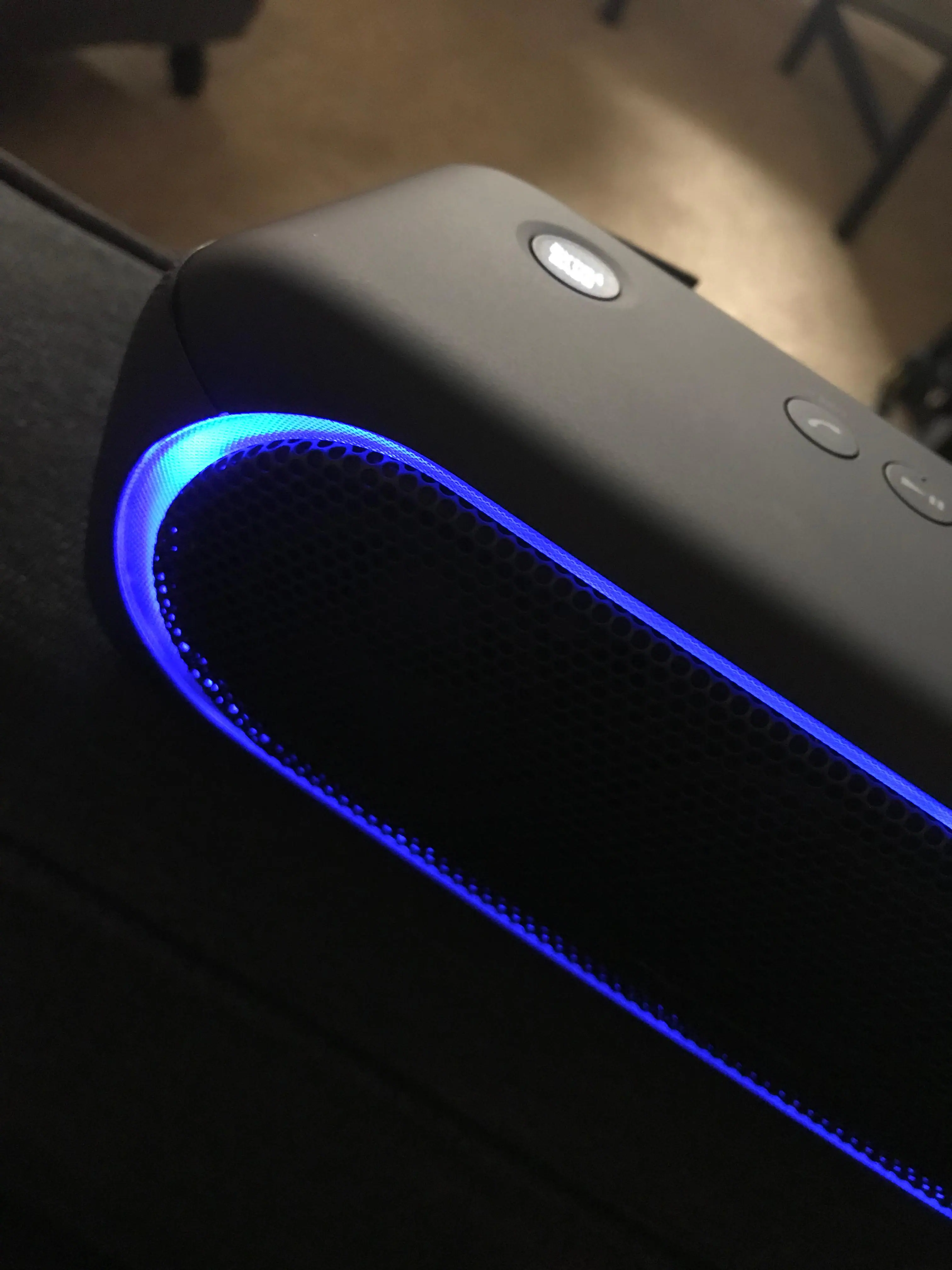 Super cool light feature that you can turn on/off. Changes to the beat of the music! Love it., click to load a larger version