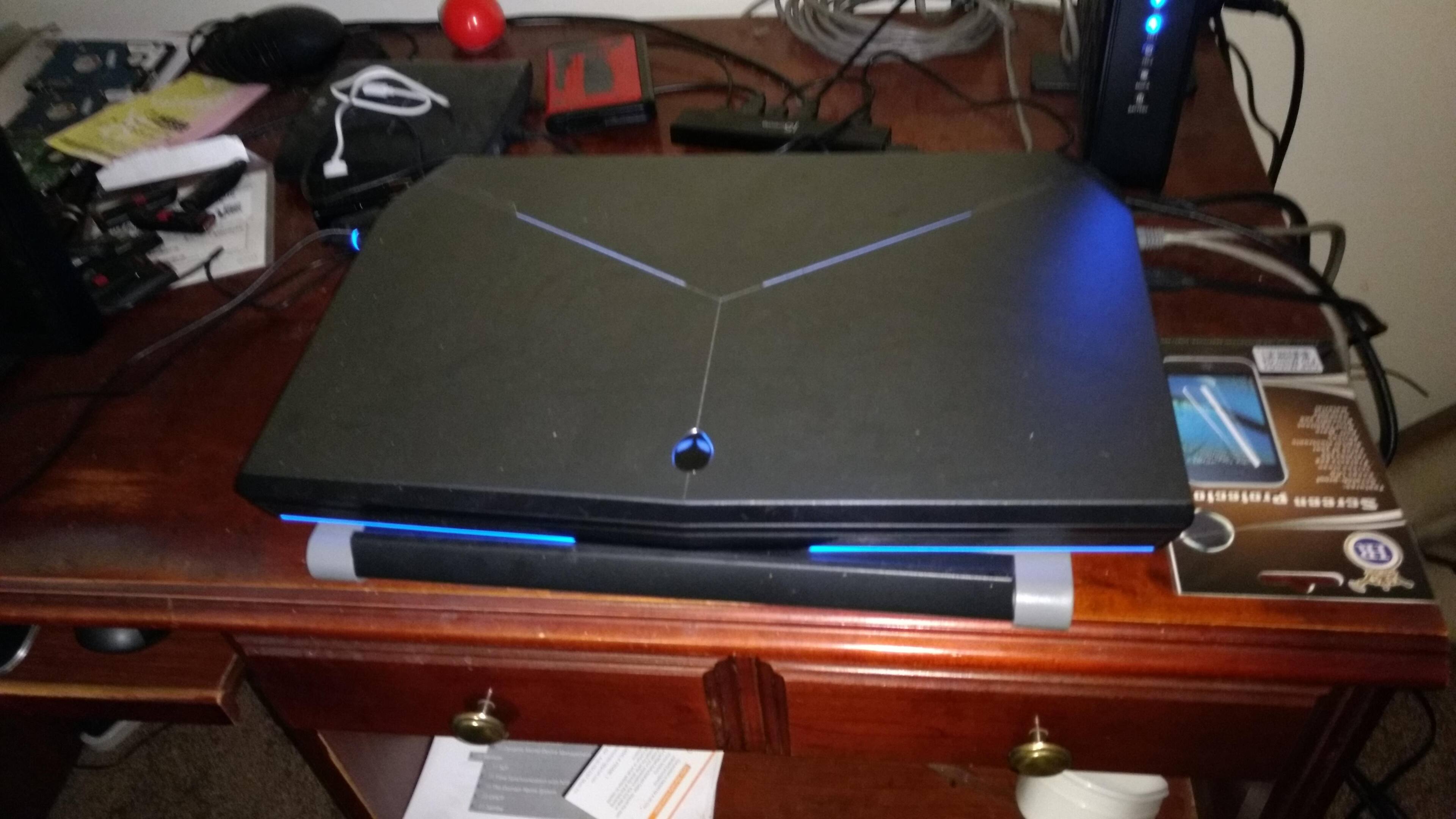 Alienware r3 17 with chillmat +, click to load a larger version