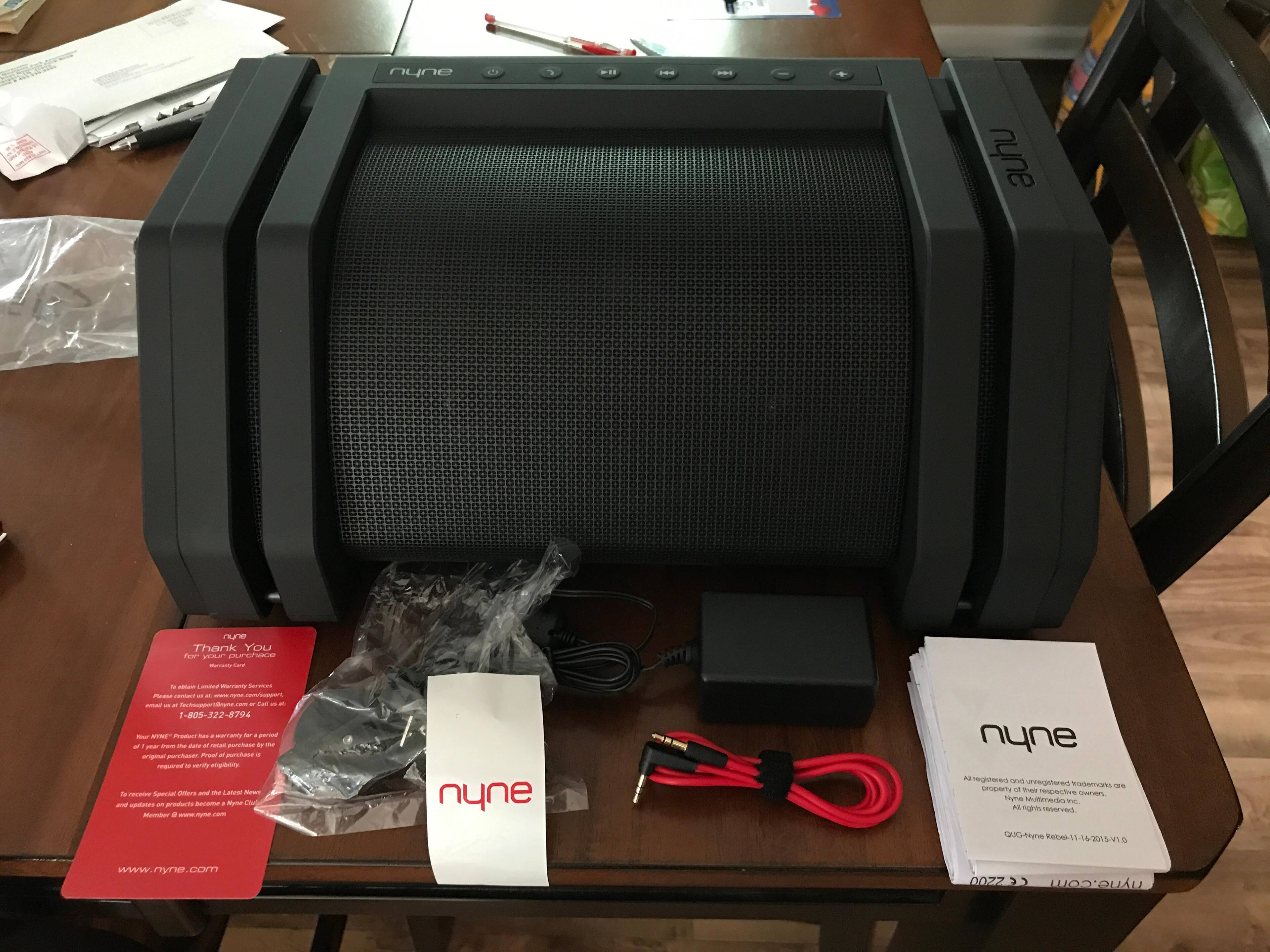 Product with all accessories, click to load a larger version