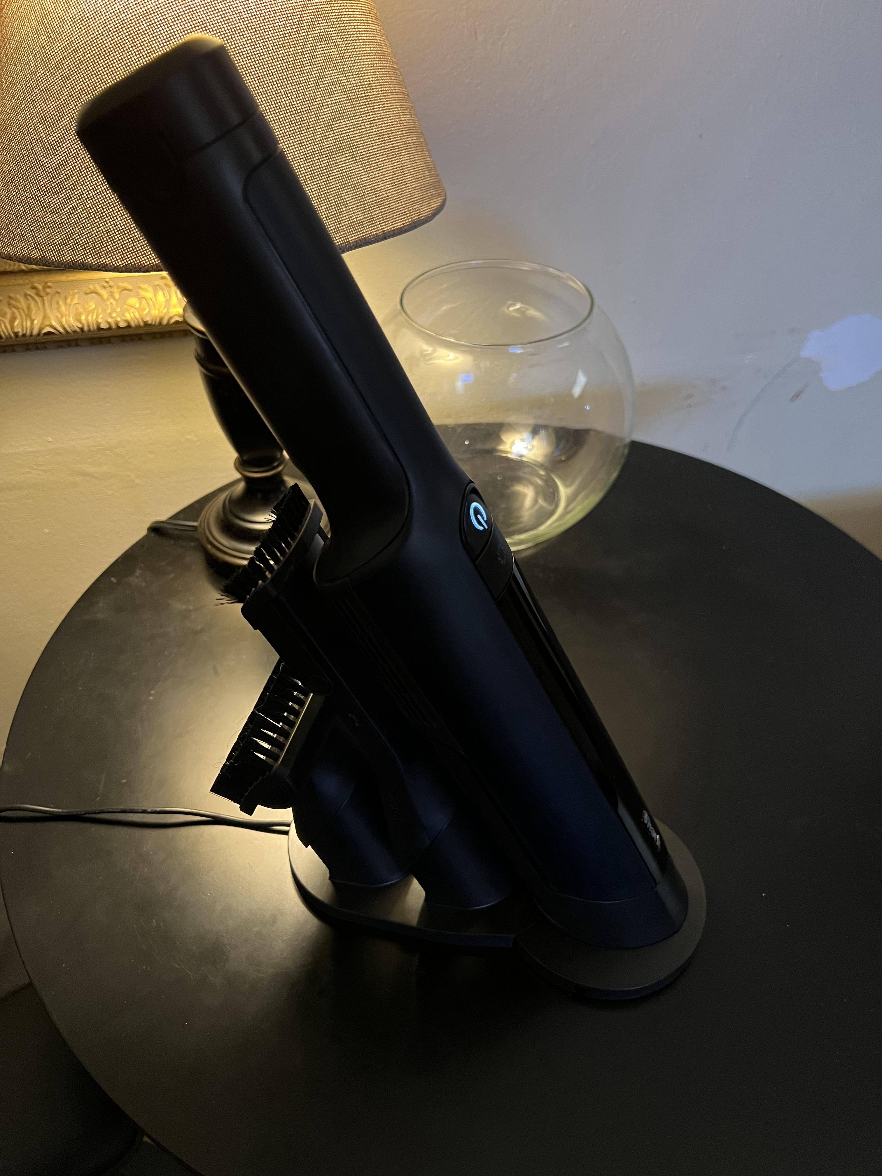 charging base, click to load a larger version