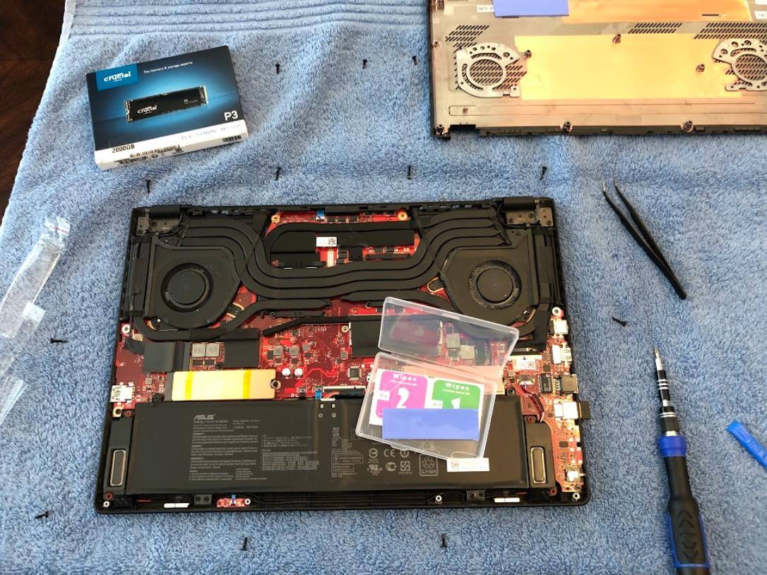 Installed in the second M2 slot on an ASUS ROG M16 GUGU603HE., click to load a larger version