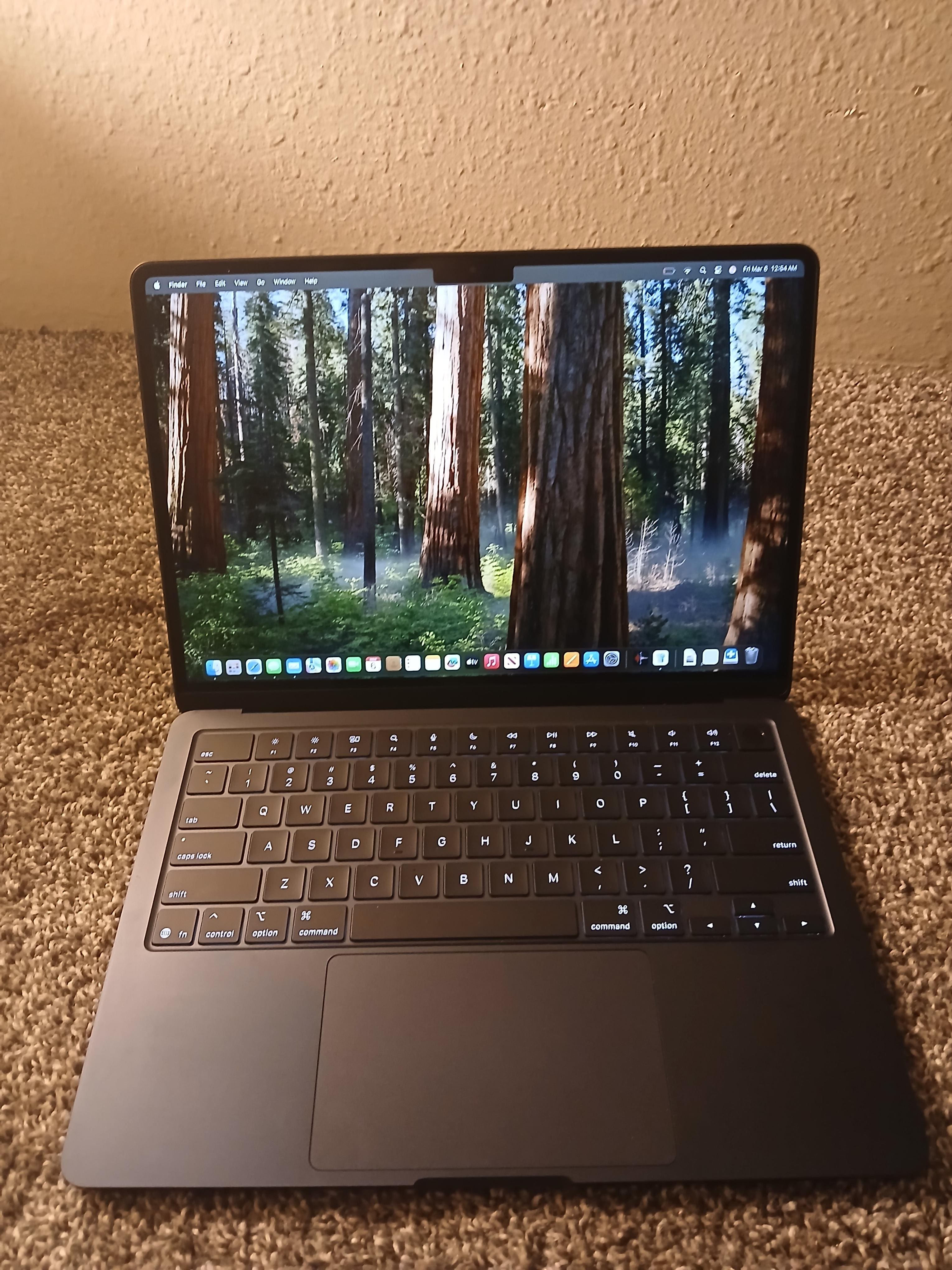 13 inch MacBook Air Apple M5 chip with 10 core CPU and 8 core GPU