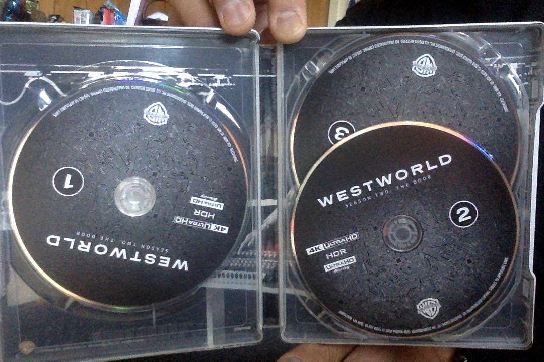 3-discs, not 6-discs like season 1 set, click to load a larger version