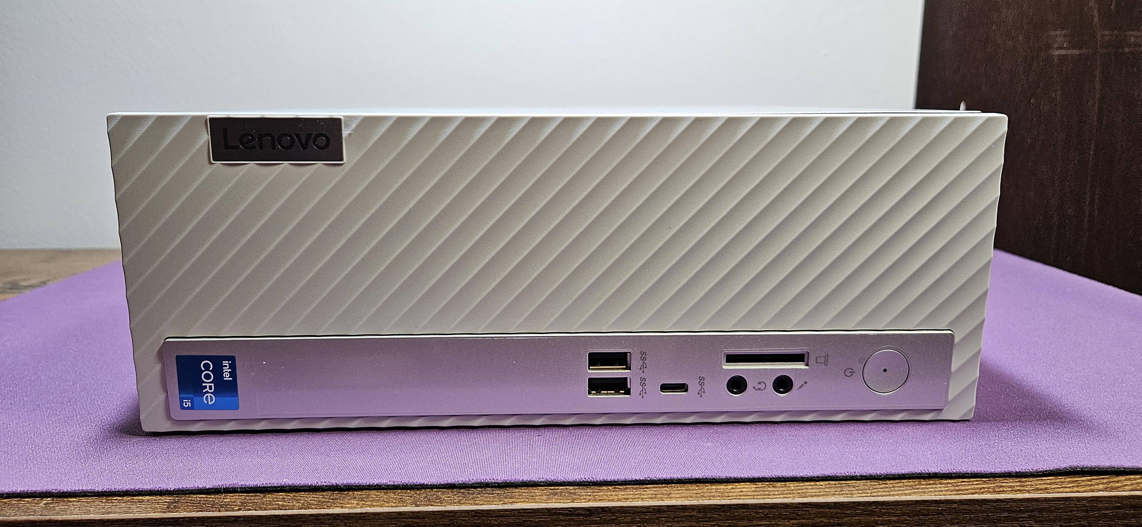 Small Form Factor case with simple design., click to load a larger version