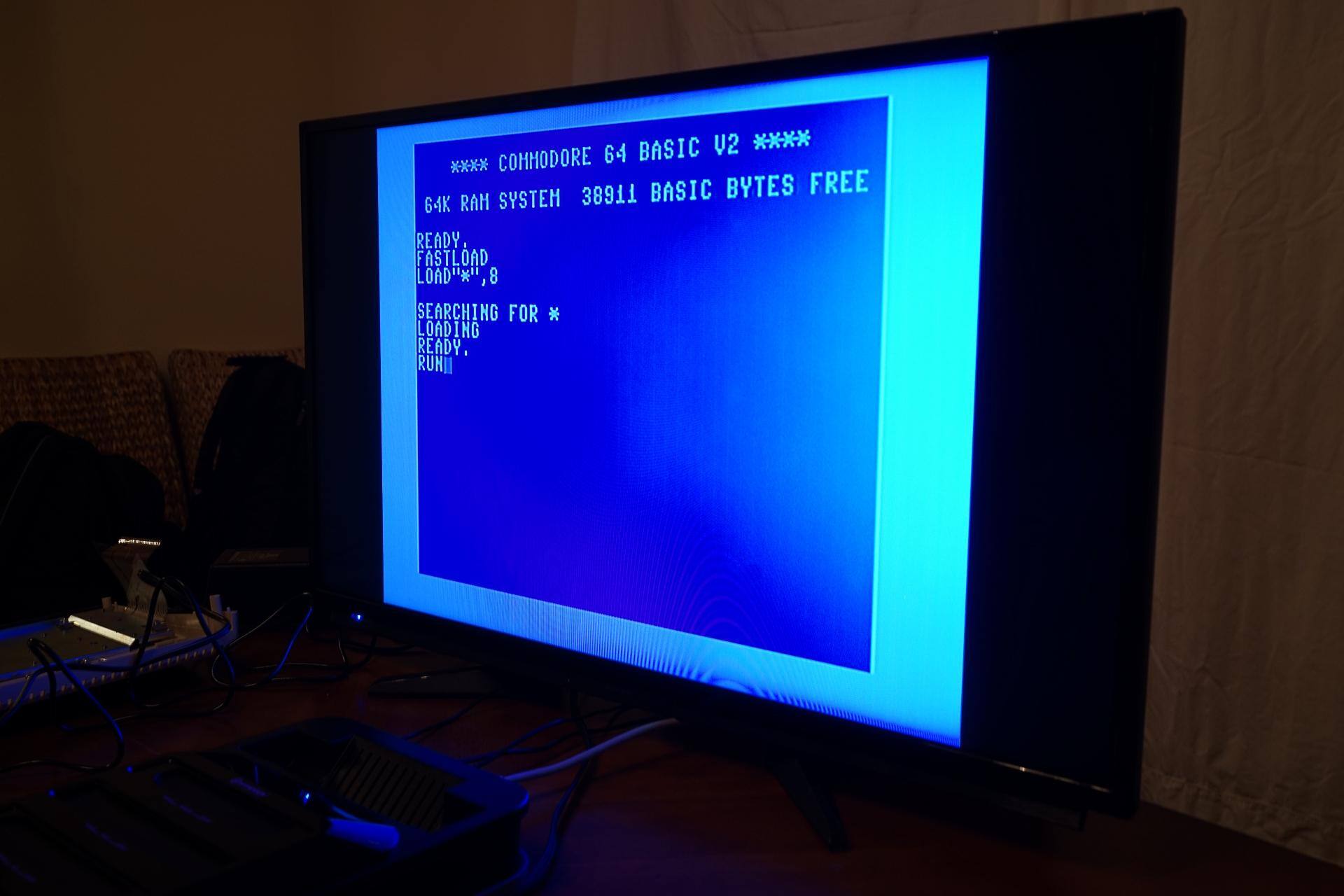 Commodore 64 ready to RUN., click to load a larger version