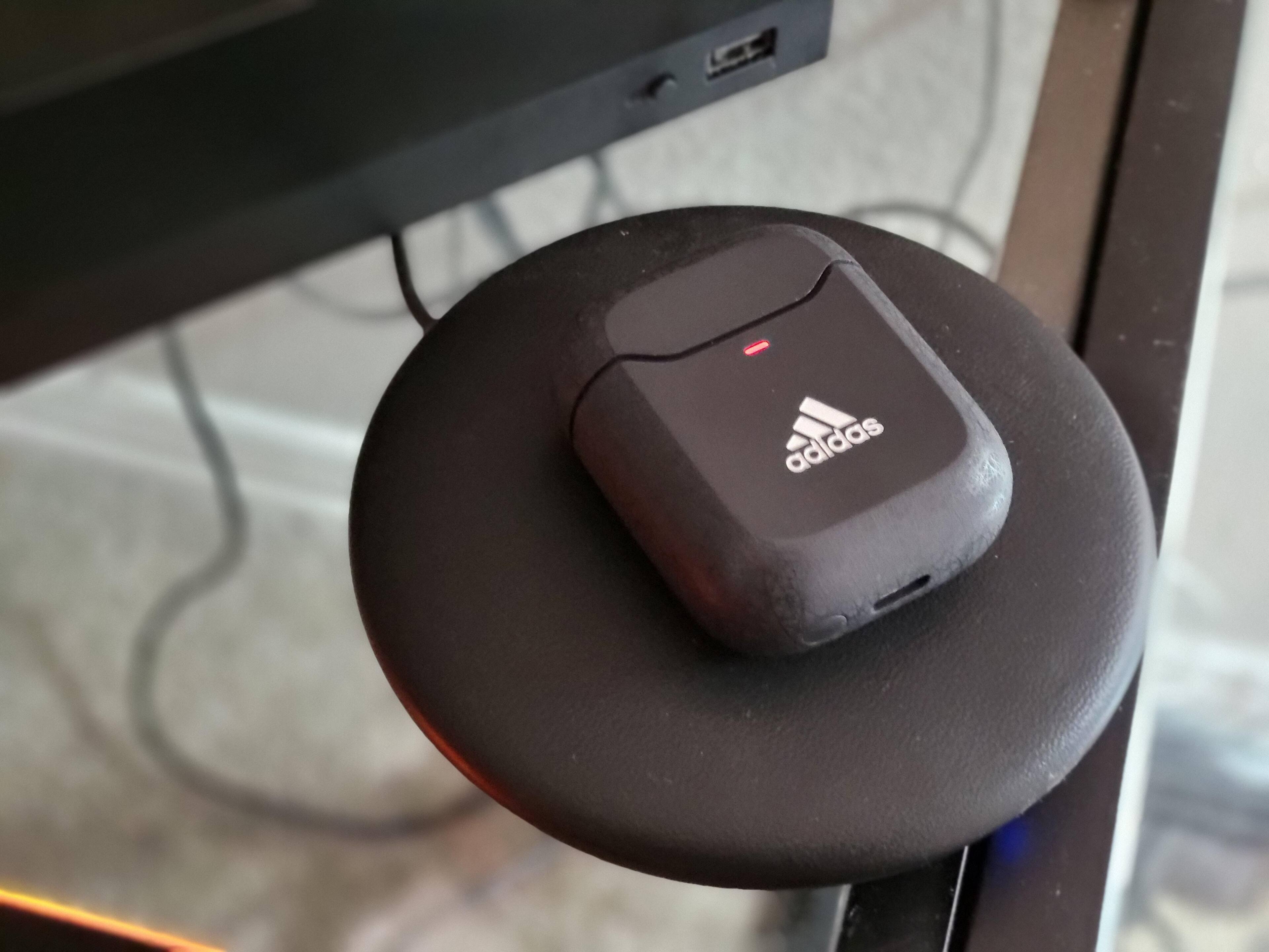 Wireless charging is probably the only cool feature, click to load a larger version