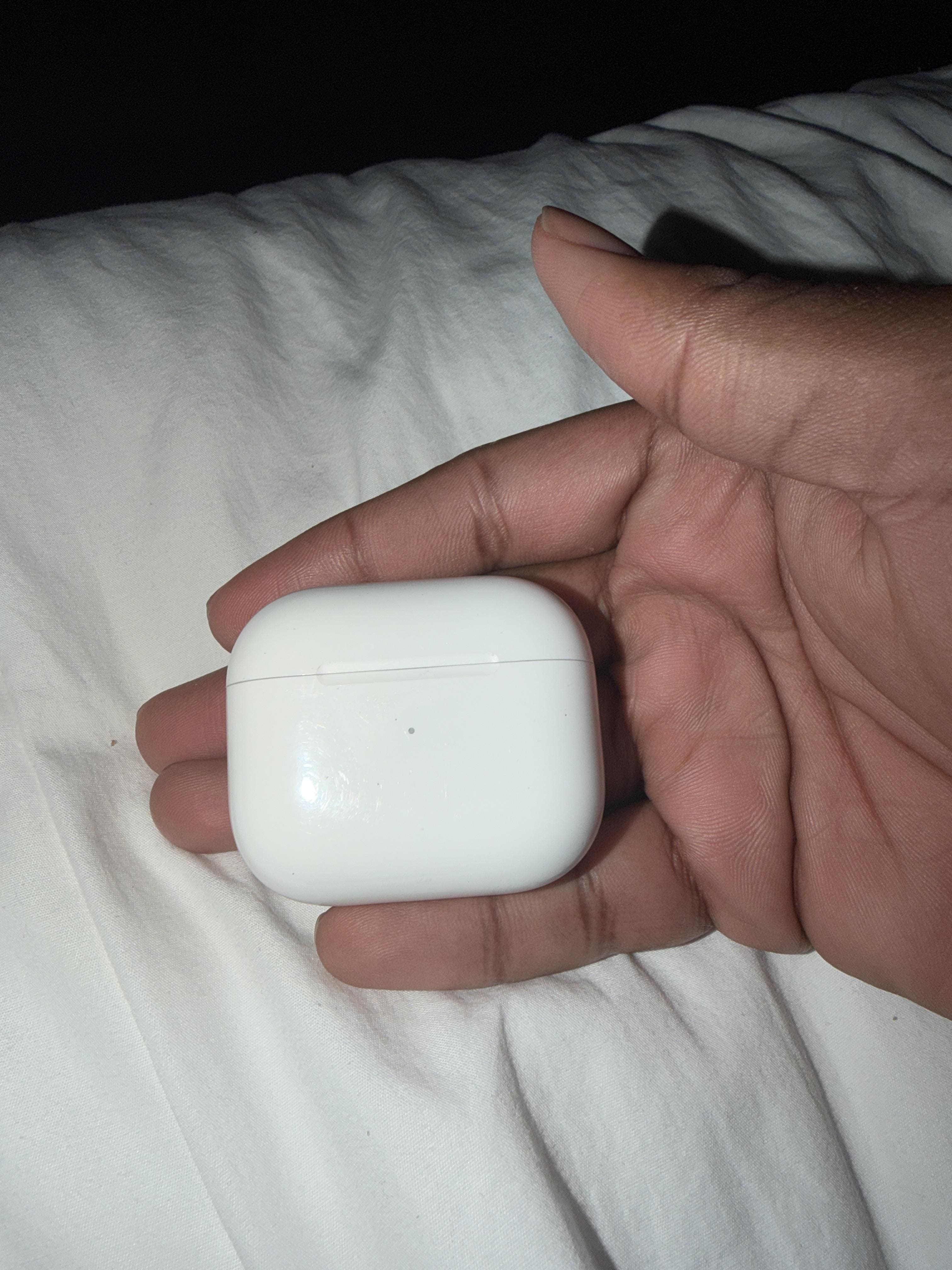 Apple AirPods 4 with Active Noise Cancellation White - Open Box