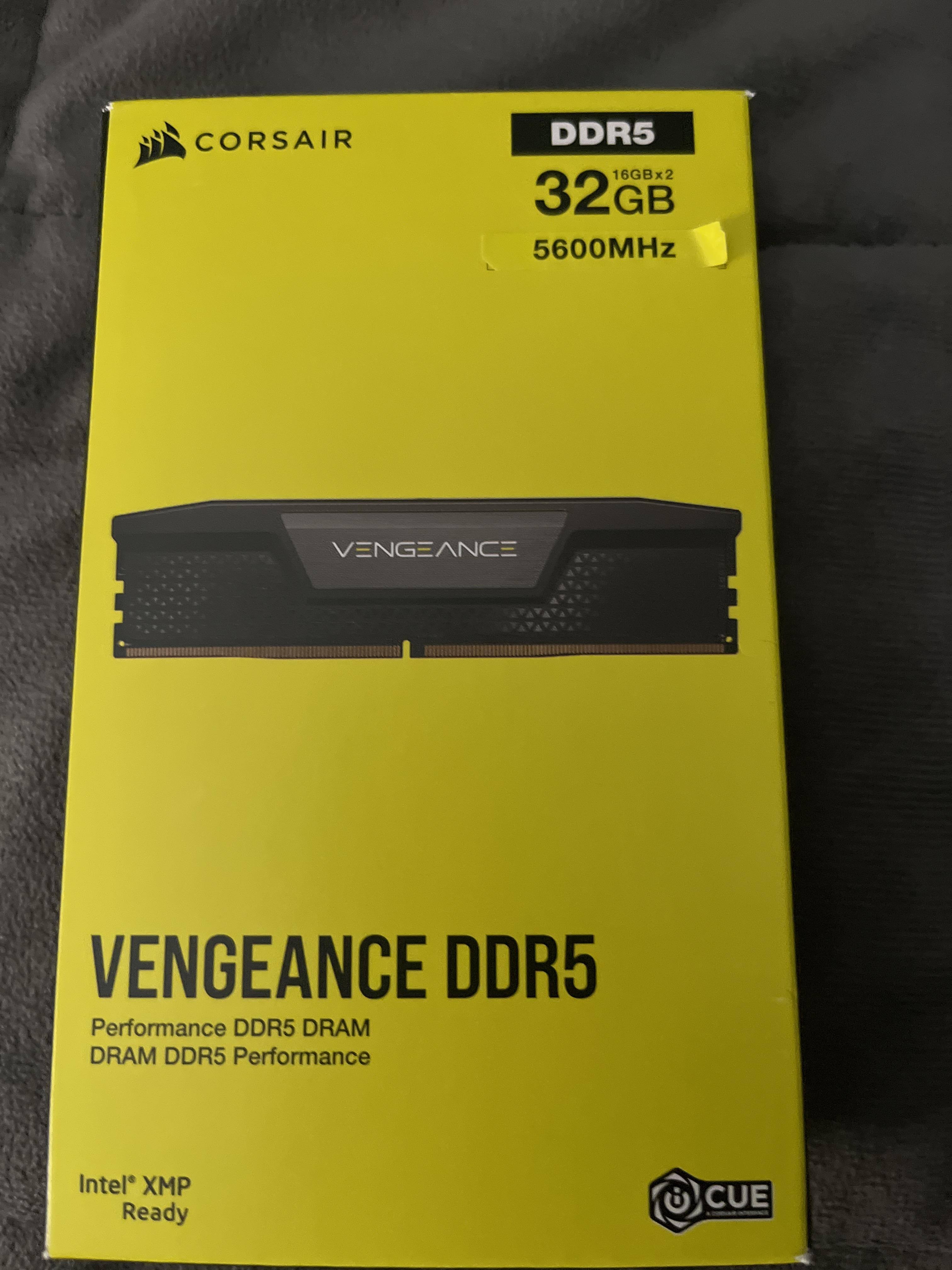 CORSAIR VENGEANCE 32GB (2x16GB) DDR5 5600MHz C40 UDIMM Desktop