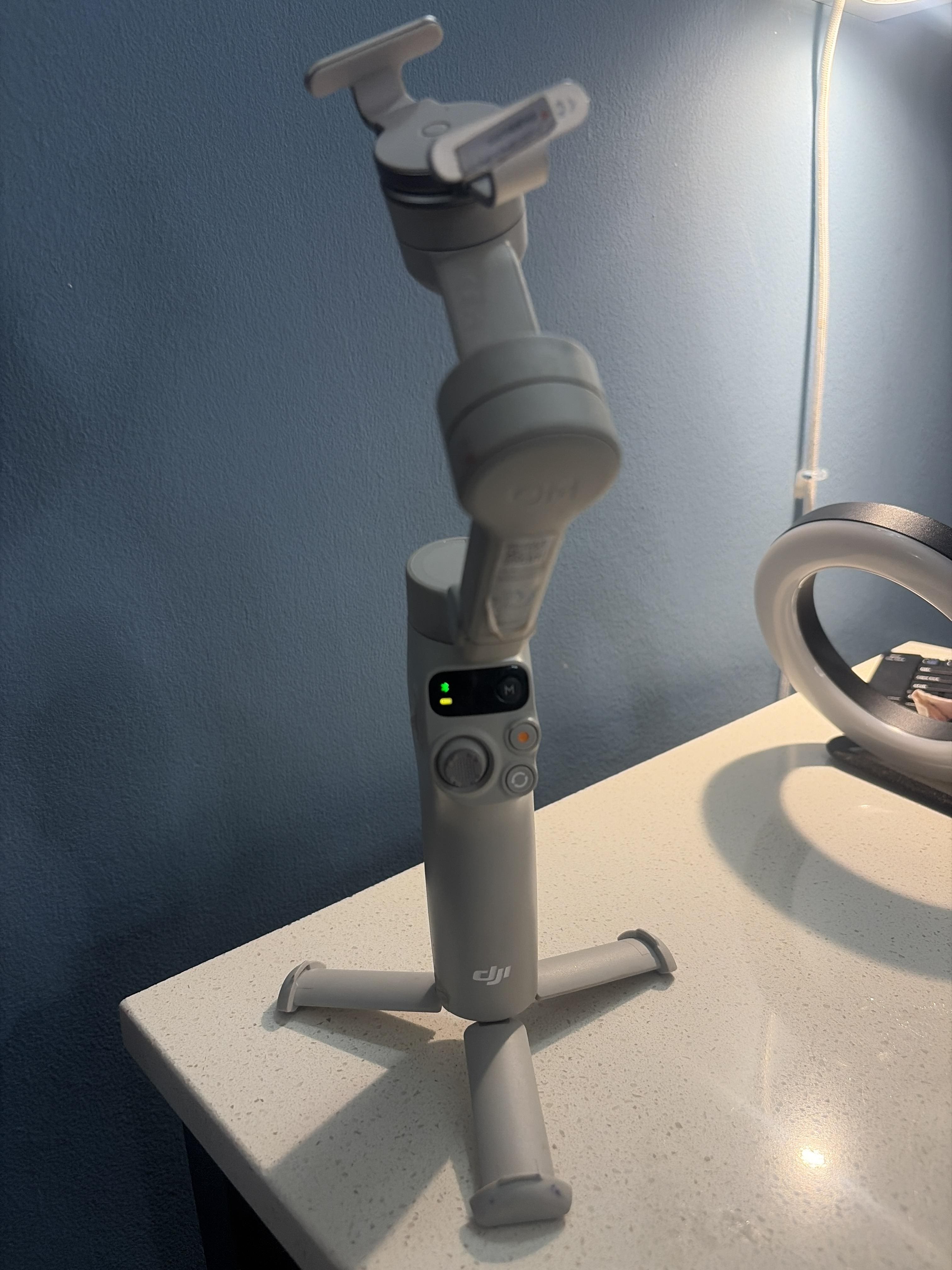 DJI Osmo Mobile 7 Smartphone 3 Axis Gimbal Stabilizer Gray CP.OS