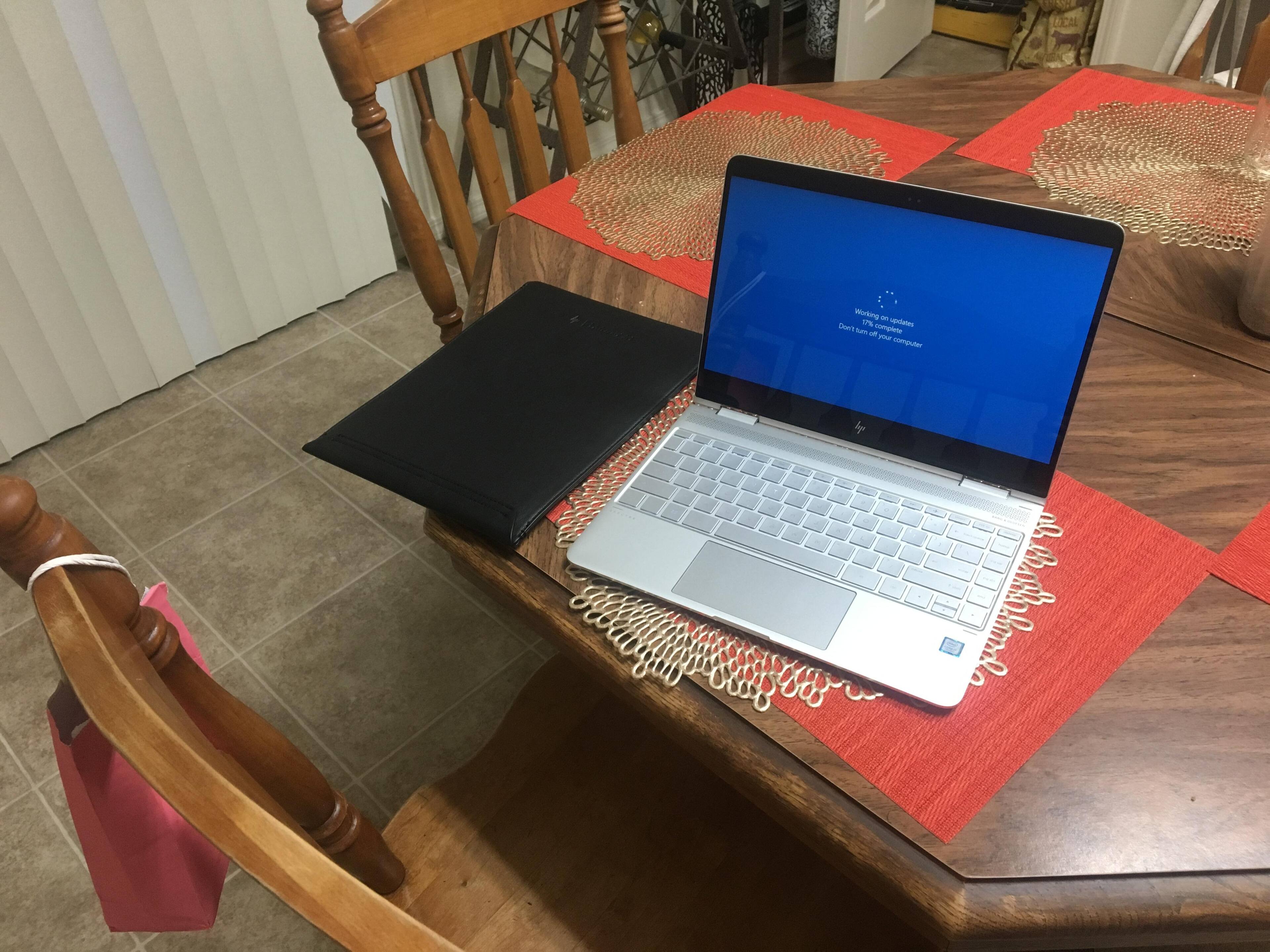 Comes with a case, click to load a larger version