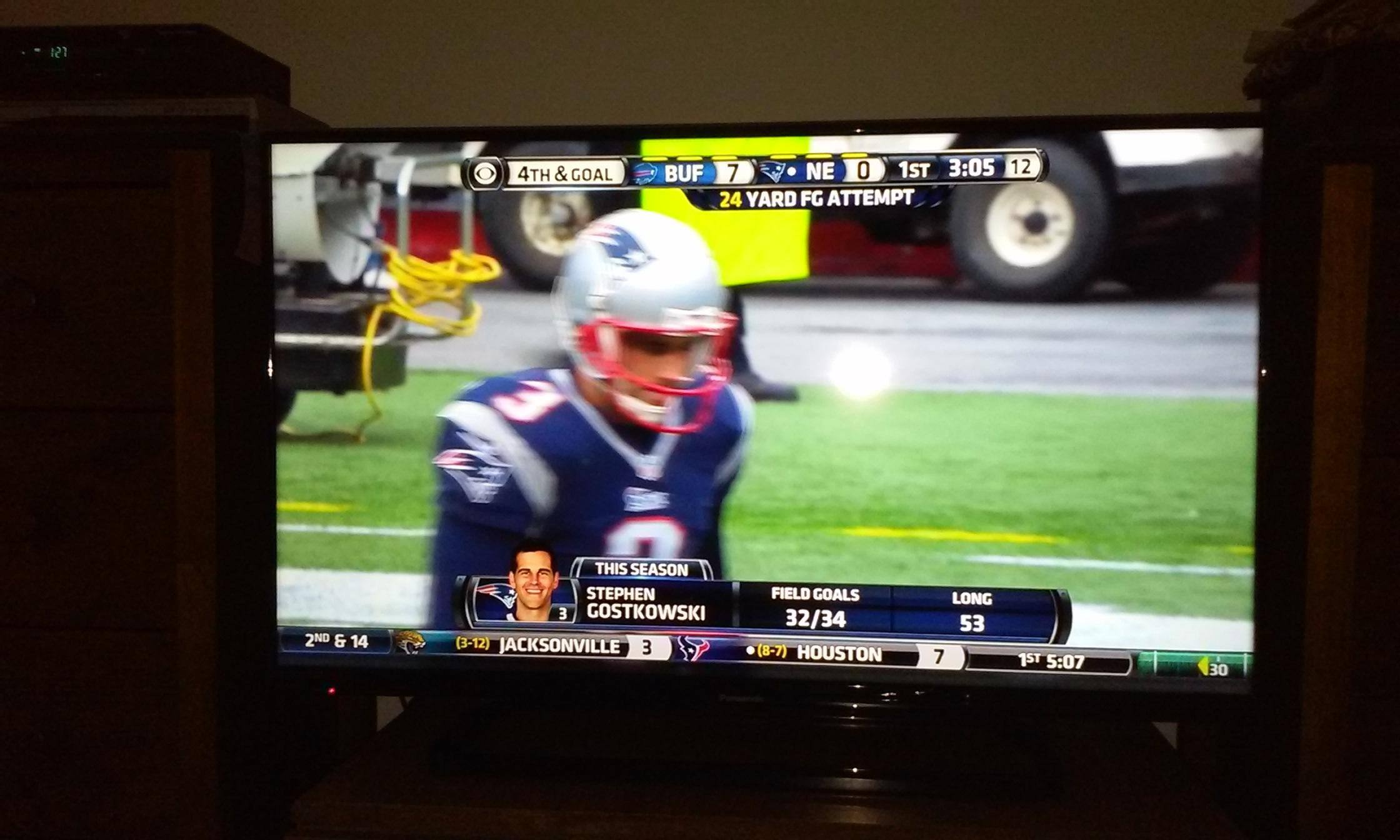 Panasonic smart tv ( 40" )., click to load a larger version