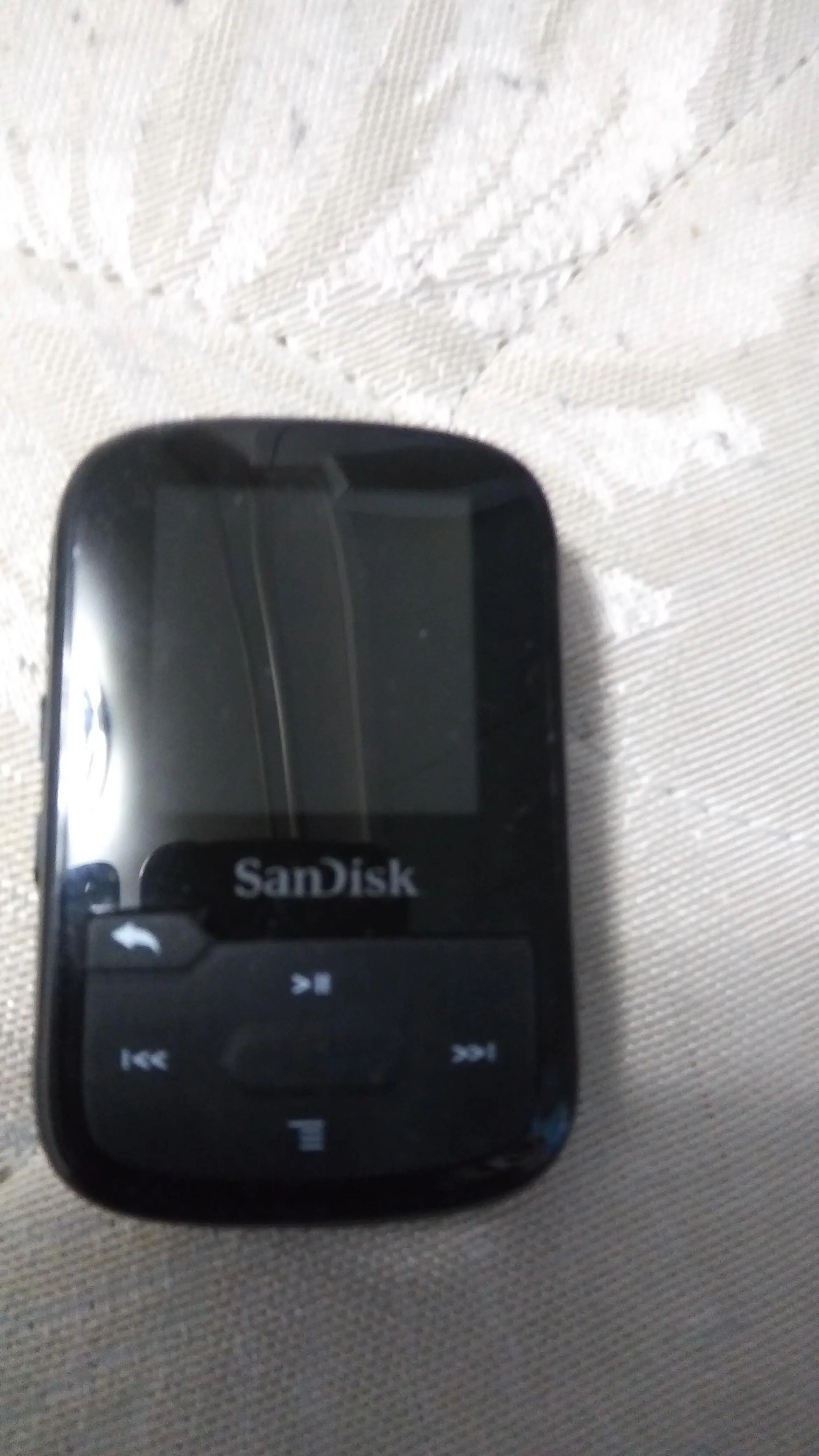 Sandisk mp3 player plus, click to load a larger version