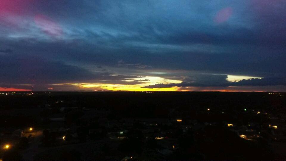 The red on the edge is from the led lights on the body I didn't realize could be turned off., click to load a larger version