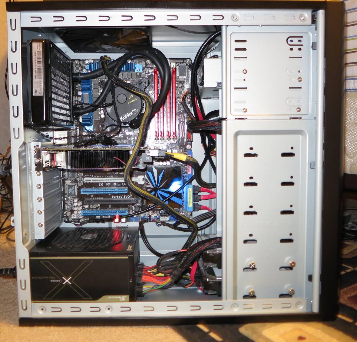 Antec 300 Side, click to load a larger version