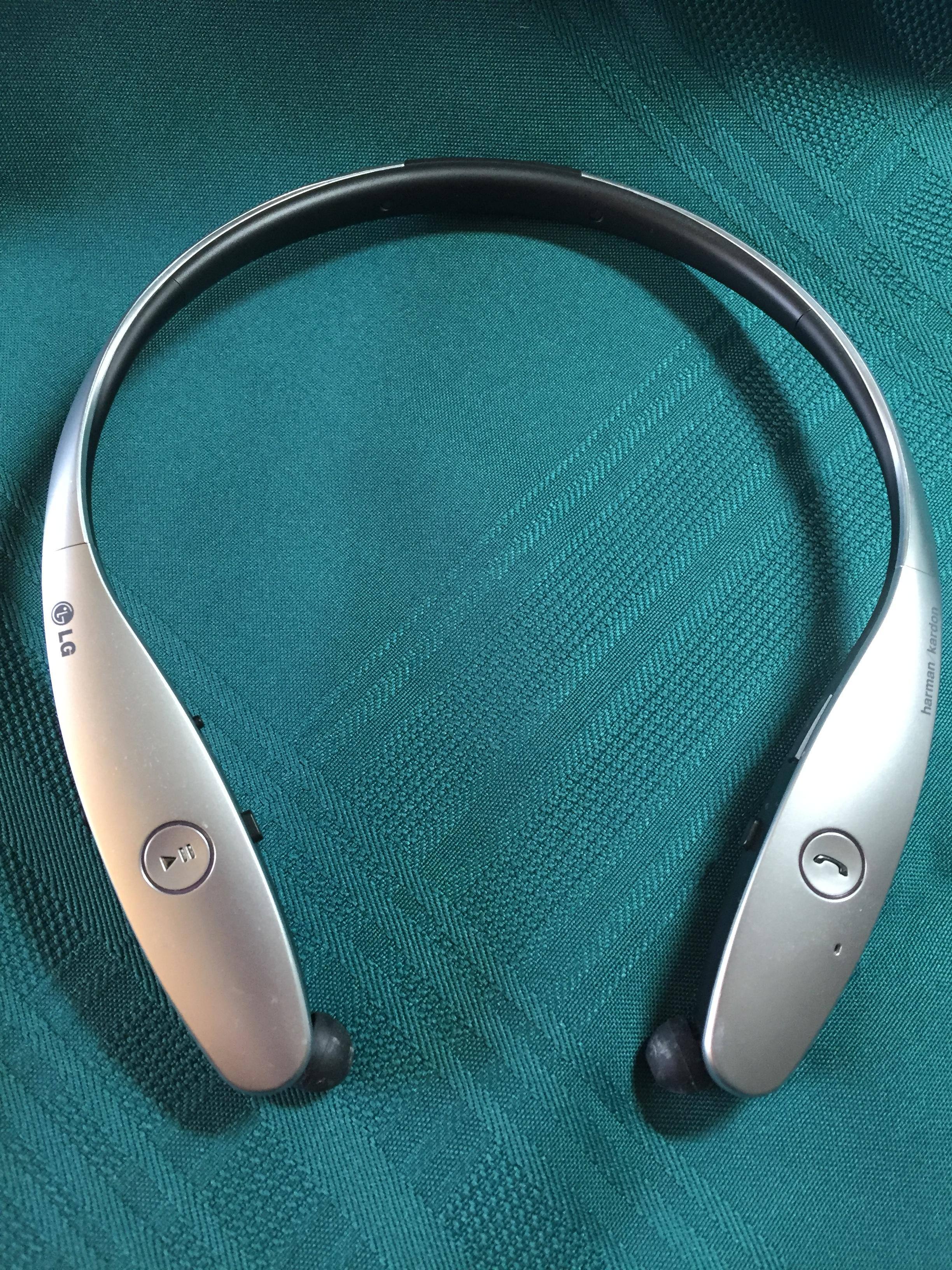 LG HBS-900 Headset, click to load a larger version