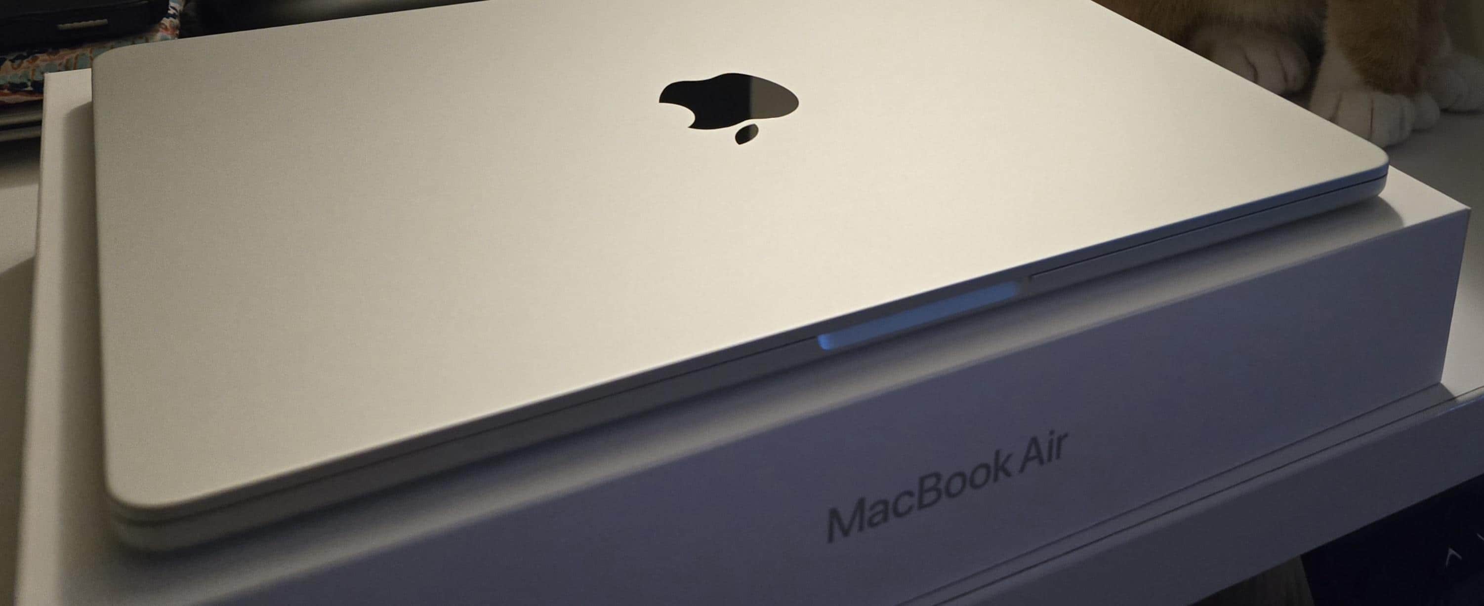 Apple MacBook Air 13 inch Laptop Apple M4 chip Built for Apple
