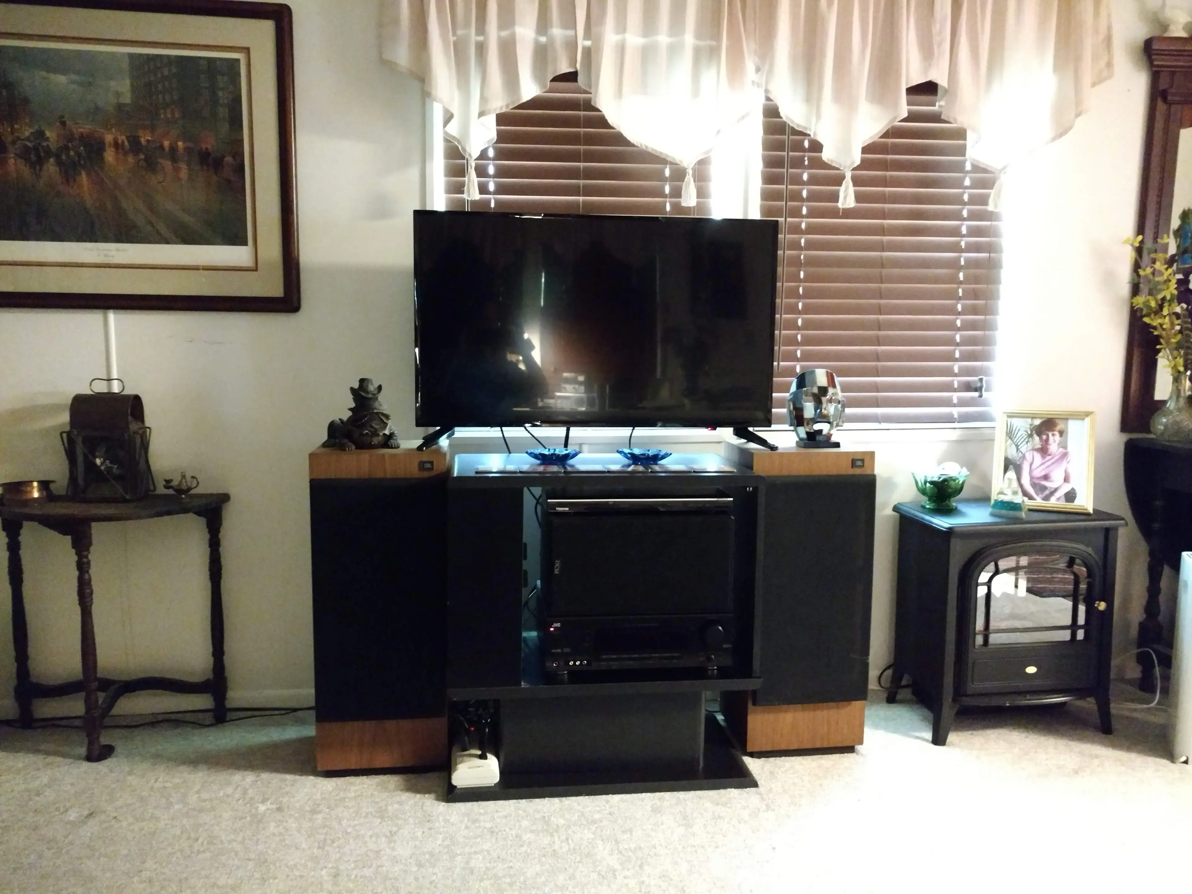 Insignia 39" Tv, click to load a larger version