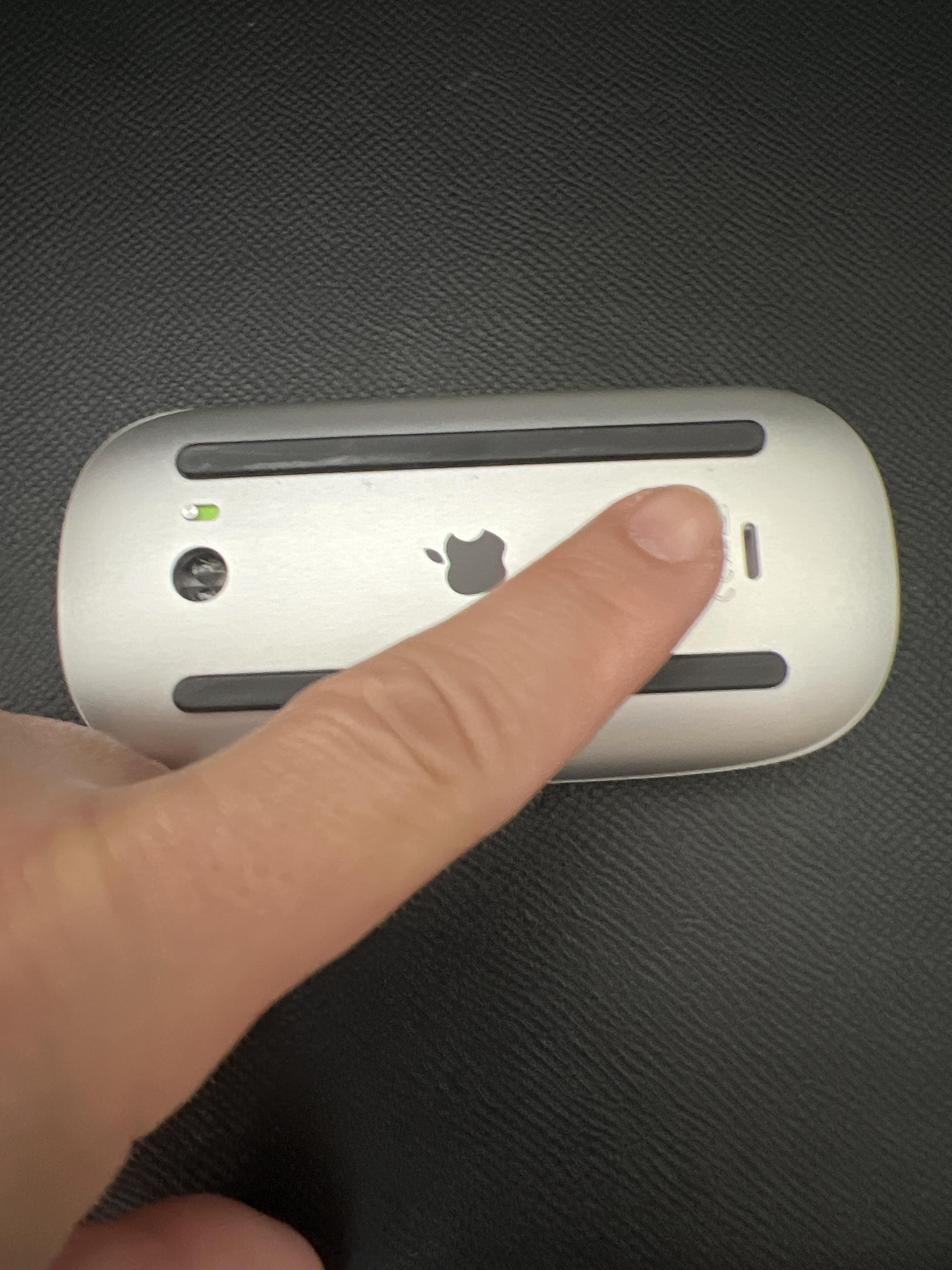 magic mouce MK223J/A ホワイト Amazon.com: Apple Magic Mouse - White Multi-Touch Surface
