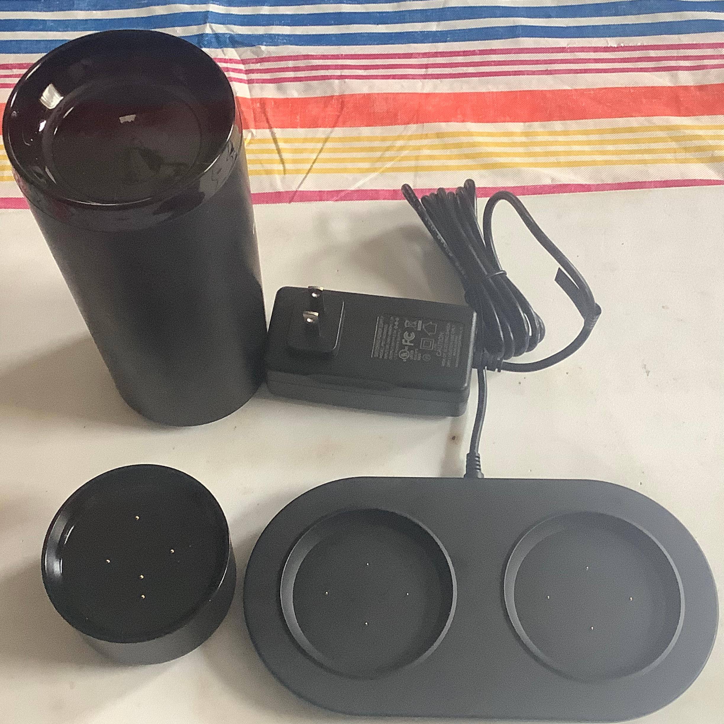 Muggo Travel Mug, Battery, Charging Station, click to load a larger version