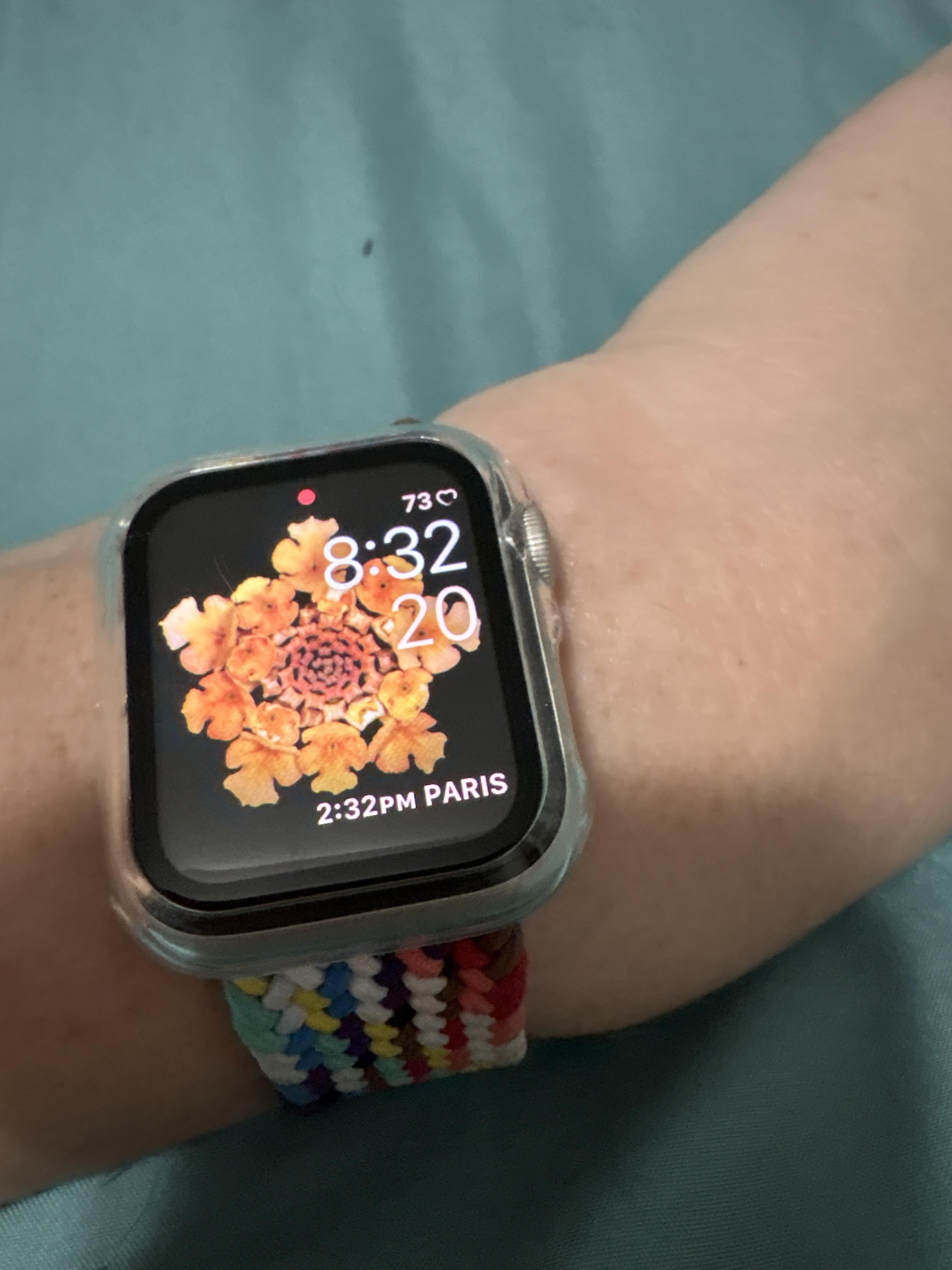 Apple Watch SE 3 (GPS) 40mm Starlight Aluminum Case with Starlight