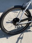 The motor is located on the rear wheel., click to load a larger version