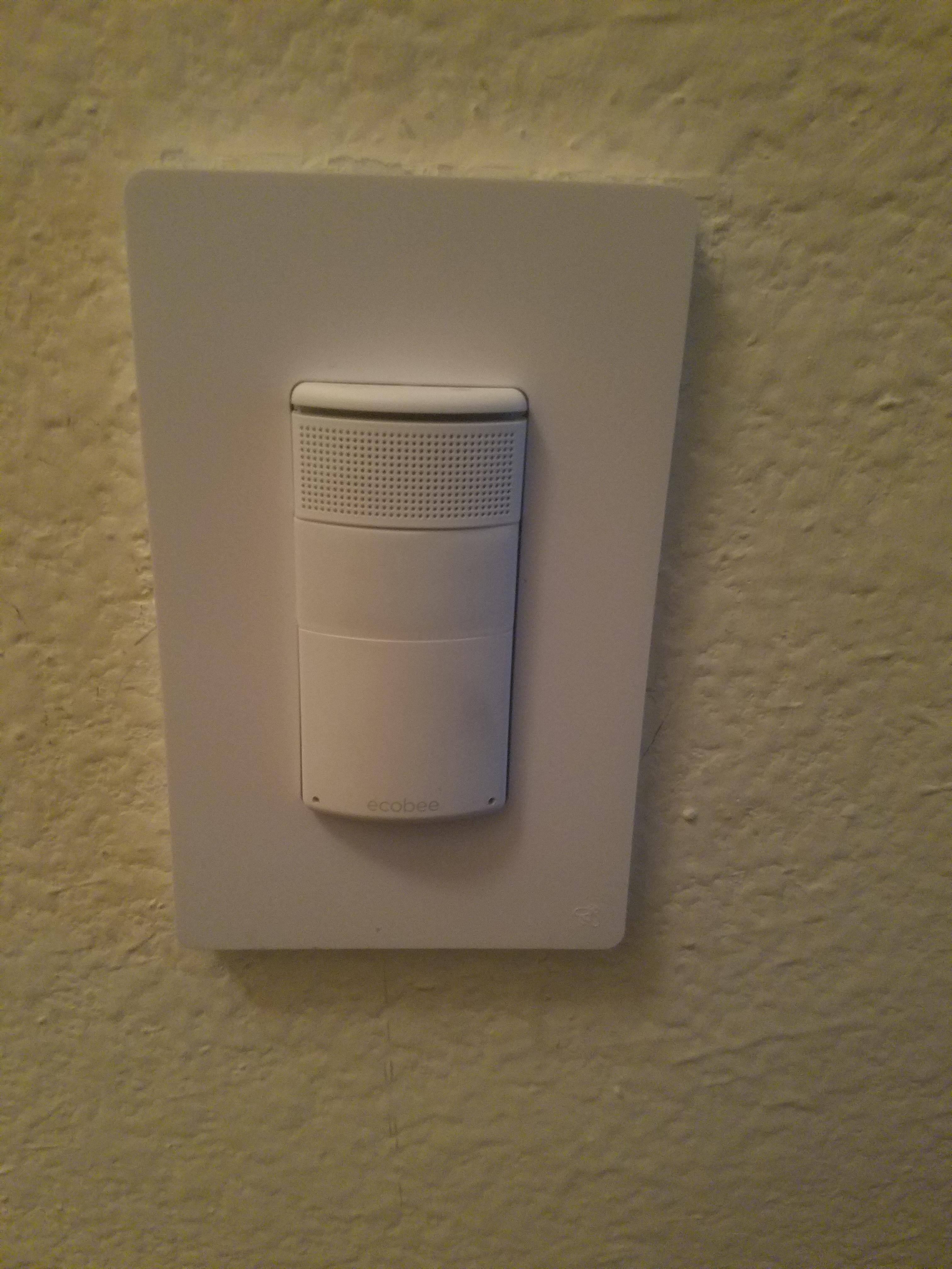 Comes with screwless plate, click to load a larger version